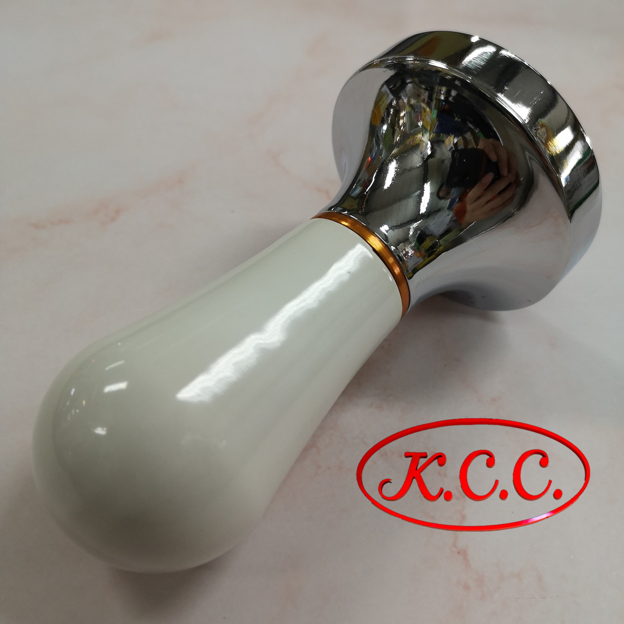 แทมเปอร์ กาแฟ ทำจากสแตนเลส ด้ามพลาสติก ขนาด 57.5 mm. / 57.5 มม. น้ำหนักดี จับถนัดมือ