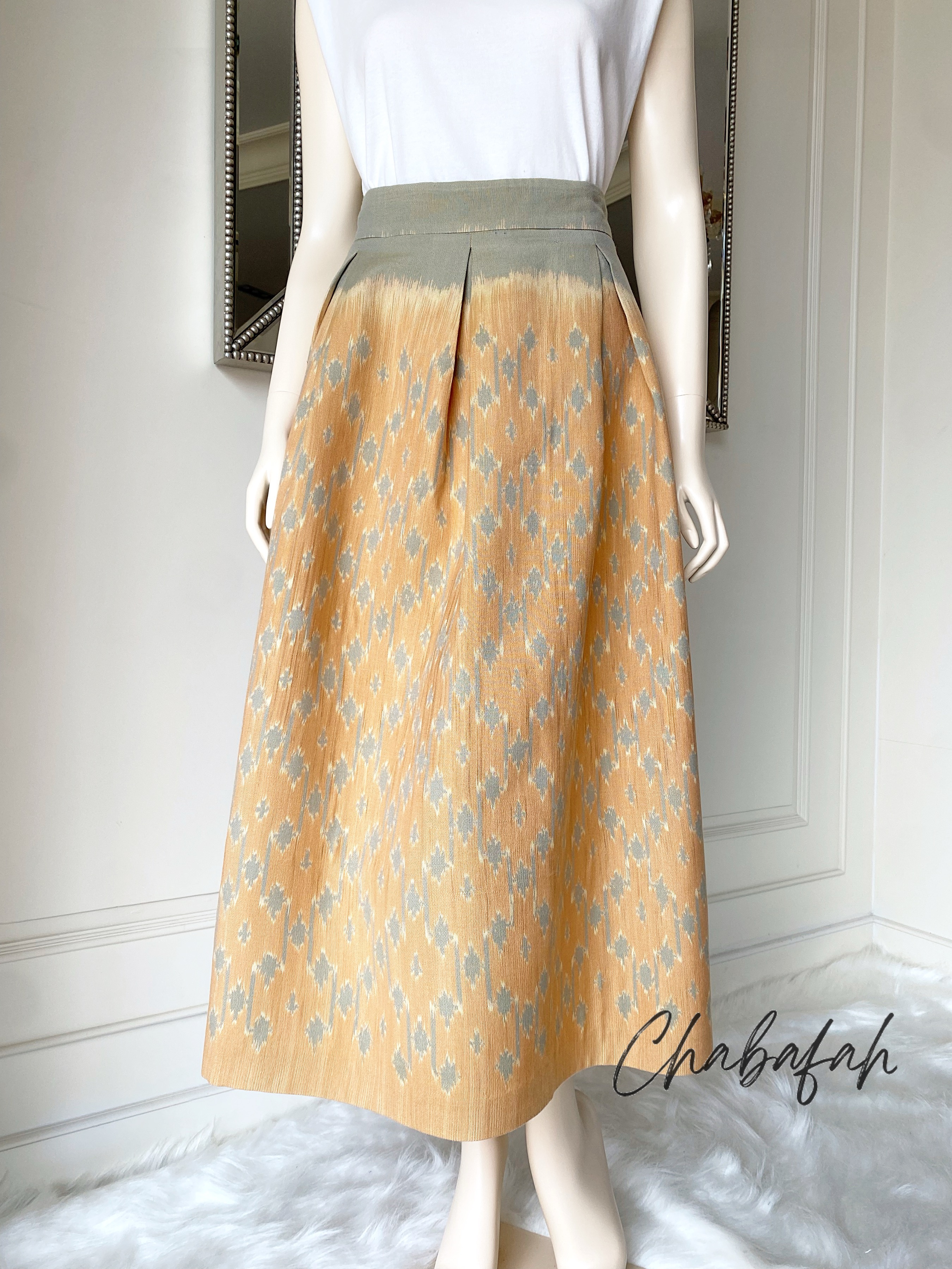 (No. 031) กระโปรงผ้าฝ้ายไทยทอมือ สีเหลืองมัสตาดสวยเก๋ ทรงทวิส แบรนด์ Chabafah (ชบาฟ้า)