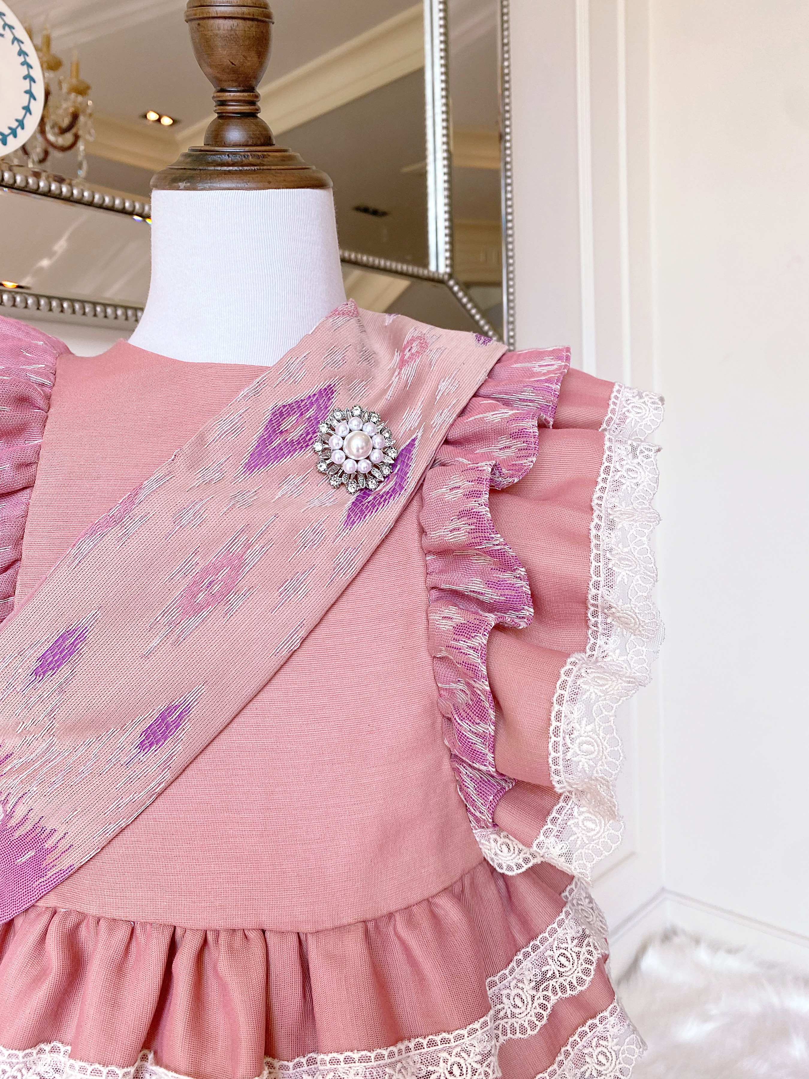 (เซต 4 ชิ้น) ชุดไทยแบรนด์ Chabafah รุ่น "ศิรินภา" สีชมพูพีช