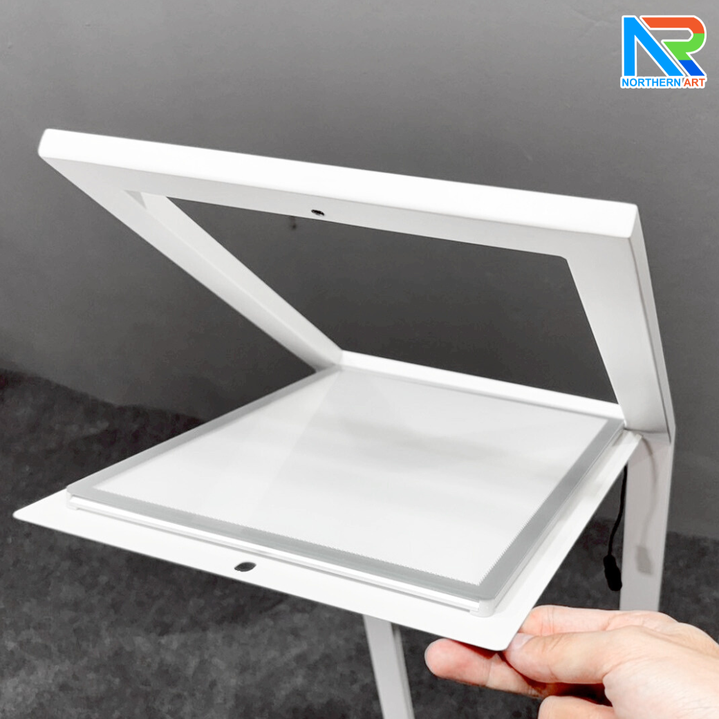 โปสเตอร์สแตนด์ตั้งพื้น LED รุ่นโชว์รูมรถ ขนาด A4 สอดงานพิมพ์ด้านบน วัสดุเหล็ก สีขาว มั่นคงแข็งแรง