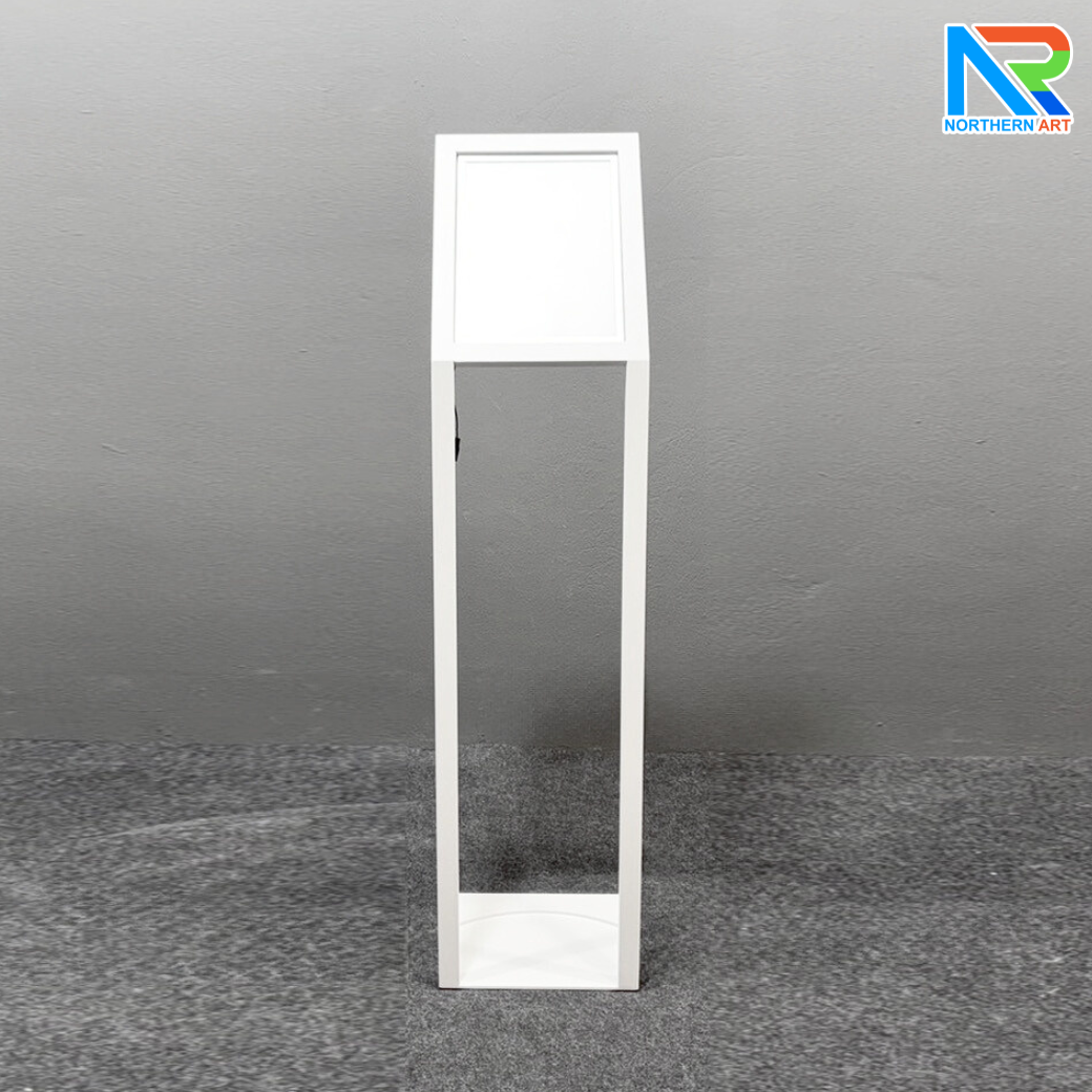 โปสเตอร์สแตนด์ตั้งพื้น LED รุ่นโชว์รูมรถ ขนาด A4 สอดงานพิมพ์ด้านบน วัสดุเหล็ก สีขาว มั่นคงแข็งแรง