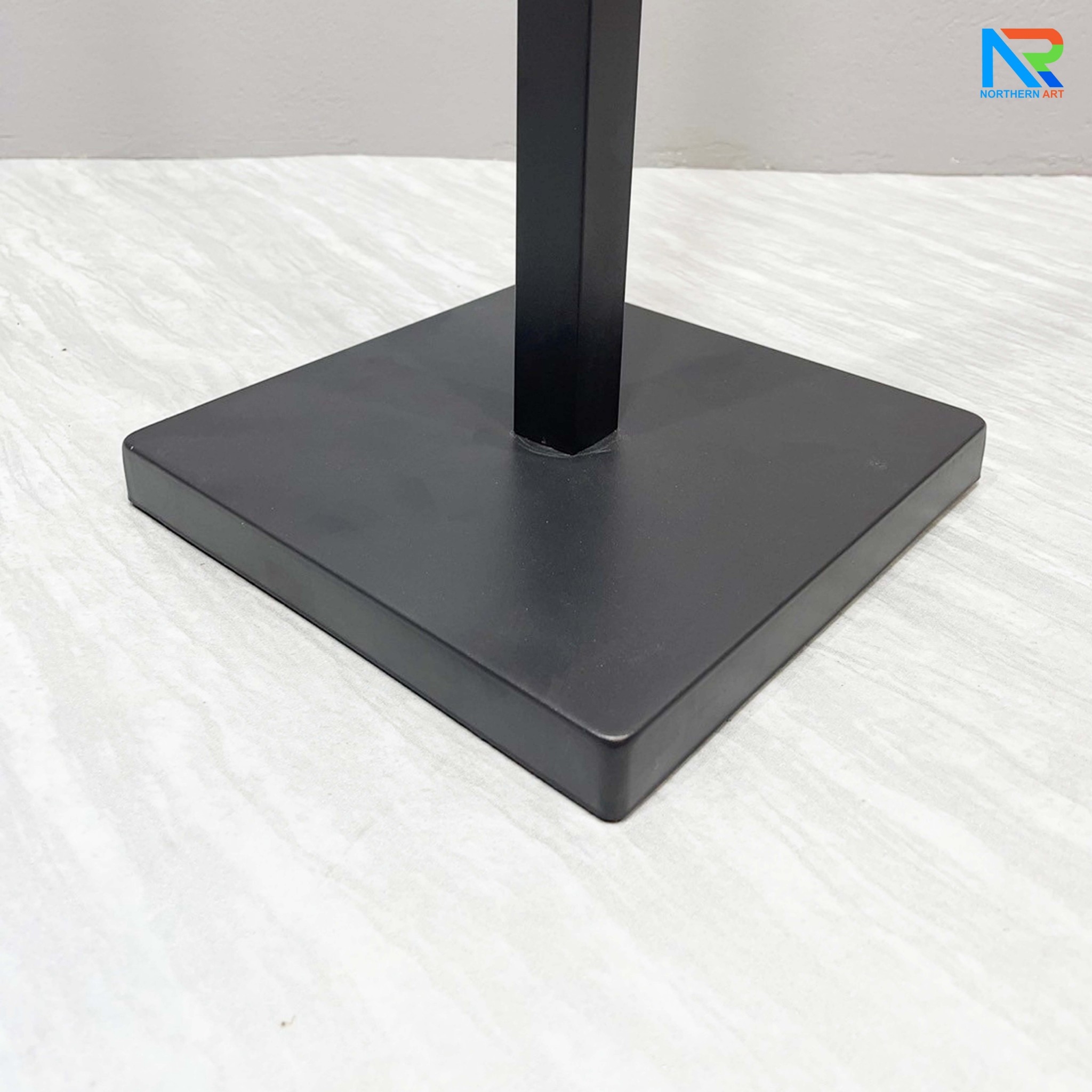 ป้ายบอกทาง เสาเหล็ก สีดำ ปรับระดับสูง-ต่ำ (H) 103-195 cm. ถอดประกอบได้