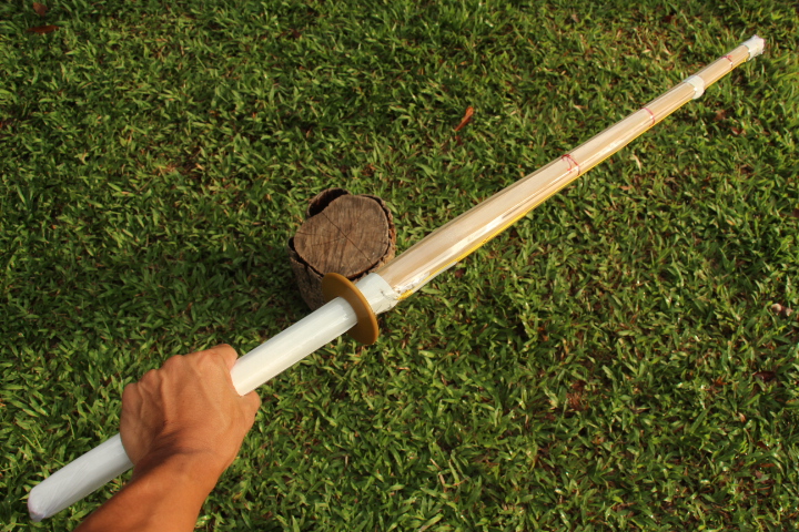 ดาบไม้ Kendo วัสดุไม้ไผ่ Shinai 4 ชิ้น หุ้มหนังสำหรับฝึกและแข่งขัน ขนาด 48 นิ้ว