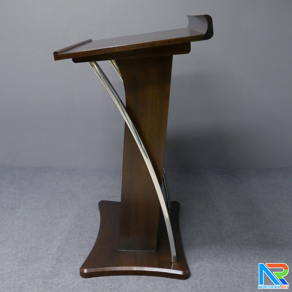 โพเดียมไม้ ยืนคู่ สีโอ๊คเข้ม ขนาด (W) 90x (L) 63 x (H) 120 cm. ตกแต่งเสาโค้งสแตนเลสเกรด 304