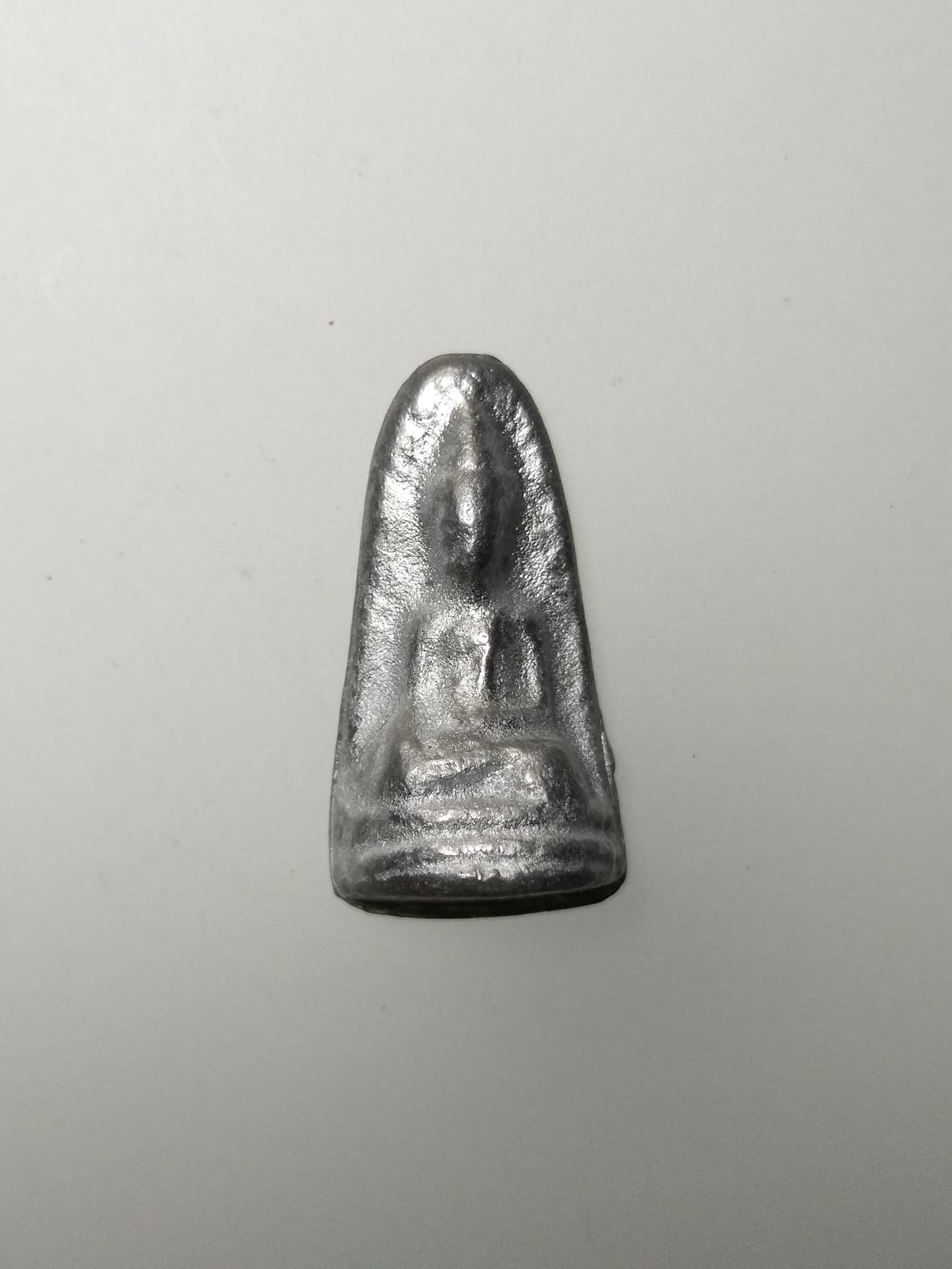 E030 พระรอด เนื้อชิน