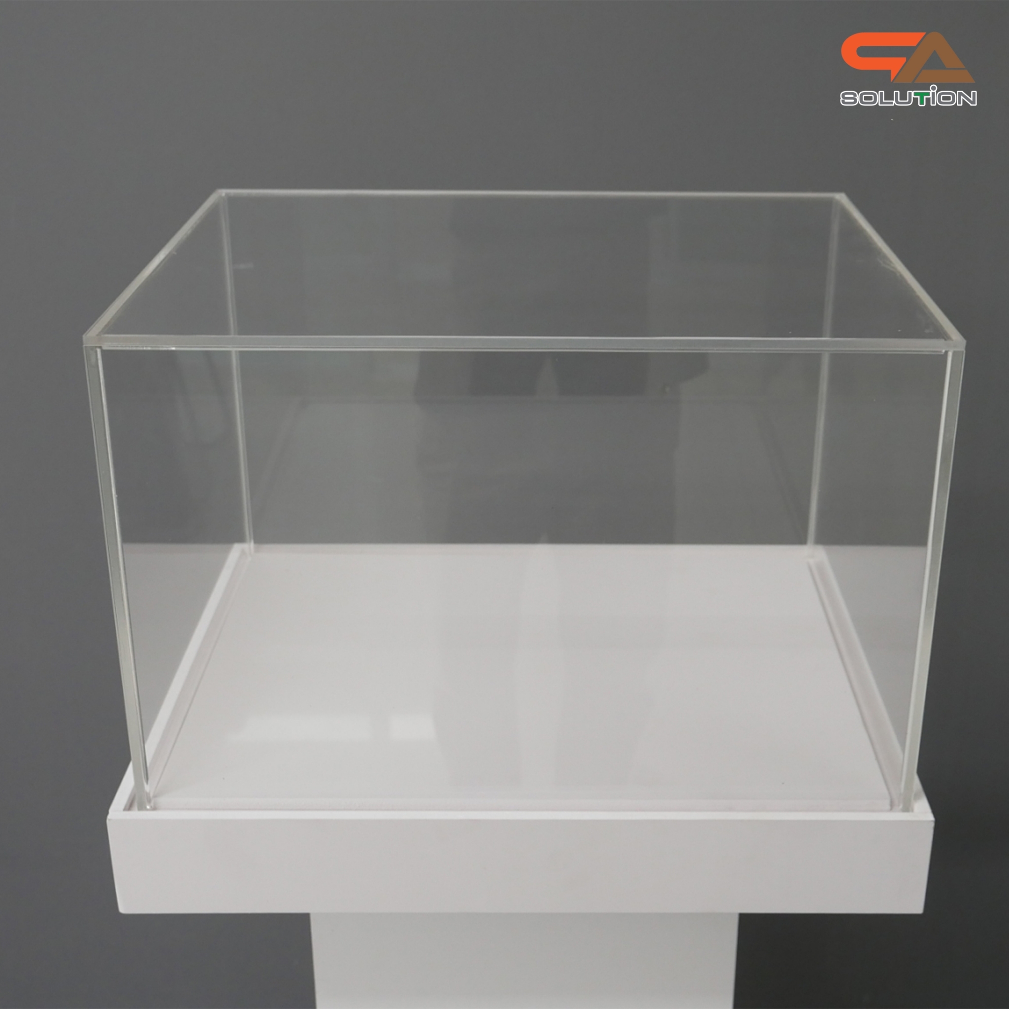 แท่นโชว์สินค้า ดีสเพลย์โชว์สินค้า สีขาว ขนาด (W)50 x (L)40 x (H)119 cm. ด้านบนครอบด้วยอะคริลิคใส4ด้าน