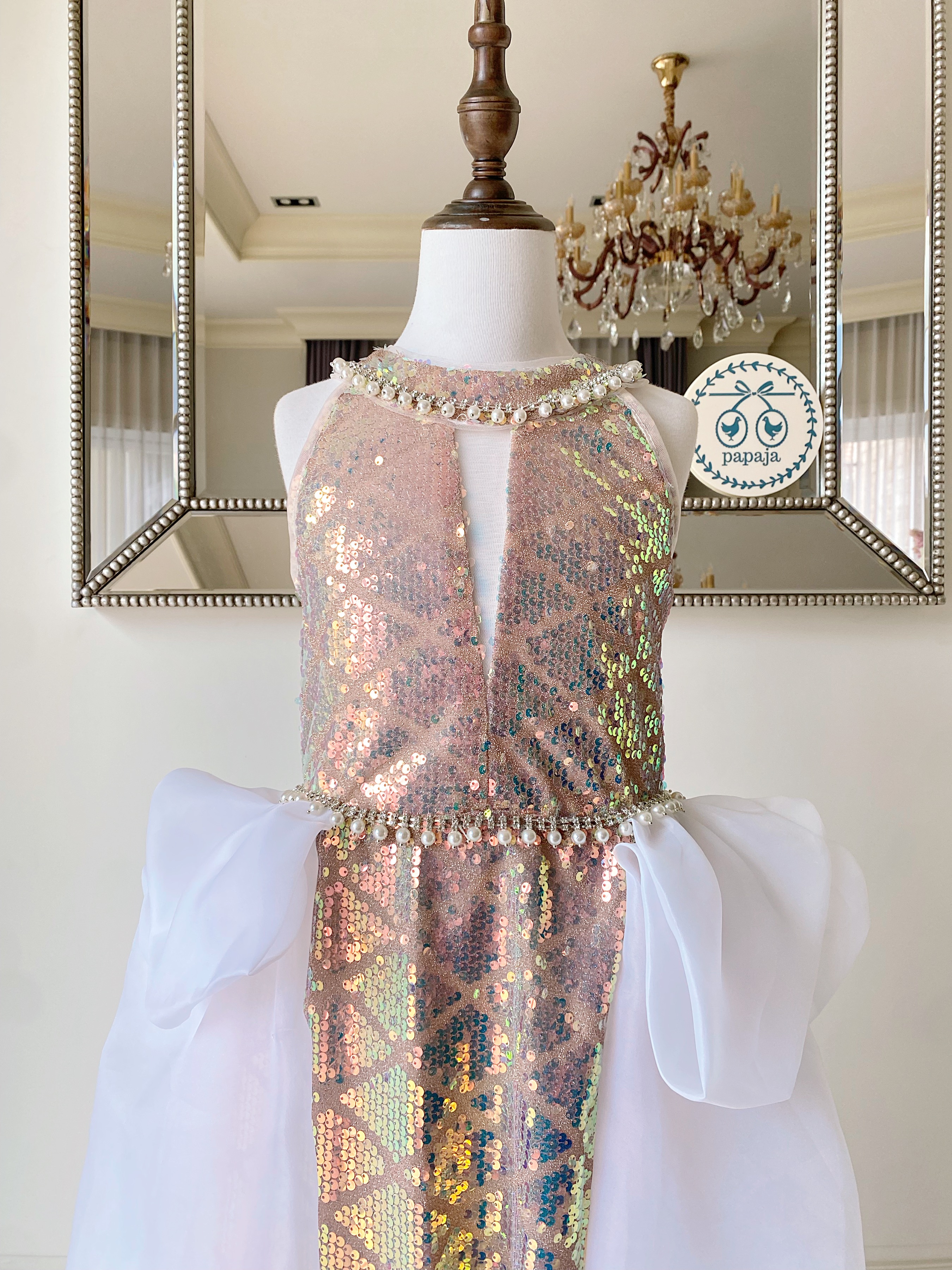 เดรสออกงานราตรีสั้นแขนกุดไหล่ล้ำปักเลื่อมเหลือบโทนชมพูนู้ดผสมพิ้งค์โกลด์สีสวยมาก