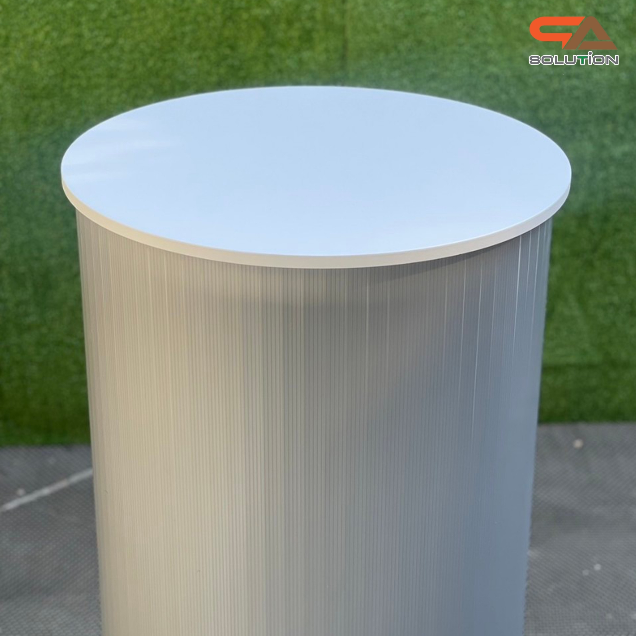 เคาน์เตอร์ออกบูธ ทรงกลม TOPไม้สีขาว (W)50 x (H)94.5 cm. ถอดประกอบได้ เคลื่อนย้ายสะดวก พร้อมกระเป๋าสีดำ 1 ใบ