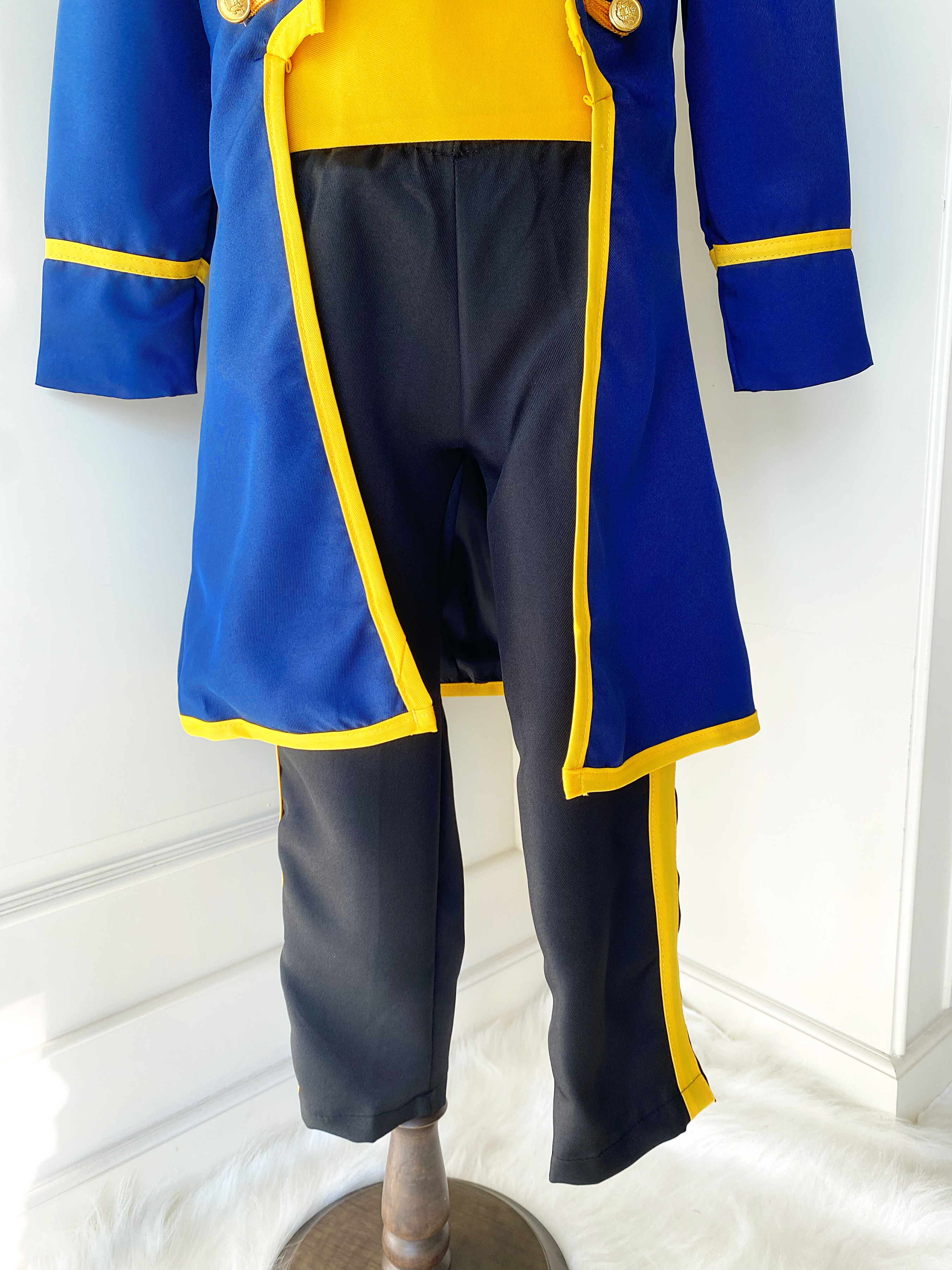 ชุดเจ้าชายรูปงามเสื้อคลุมตัวยาวสีน้ำเงิน ธีมโฉมงามกับเจ้าชายอสูร (Beauty and the Beast)