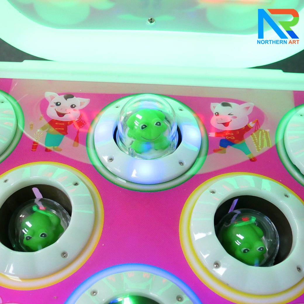 เกมส์ตีตุ่น ขนาด (W)60 x (D)40 x (H)70 cm. พร้อมไฟ LED นับคะแนน กุญแจสำหรับไขตู้เกมส์ 4 ดอก พร้อมเหรียญโลหะ 10 เหรียญ