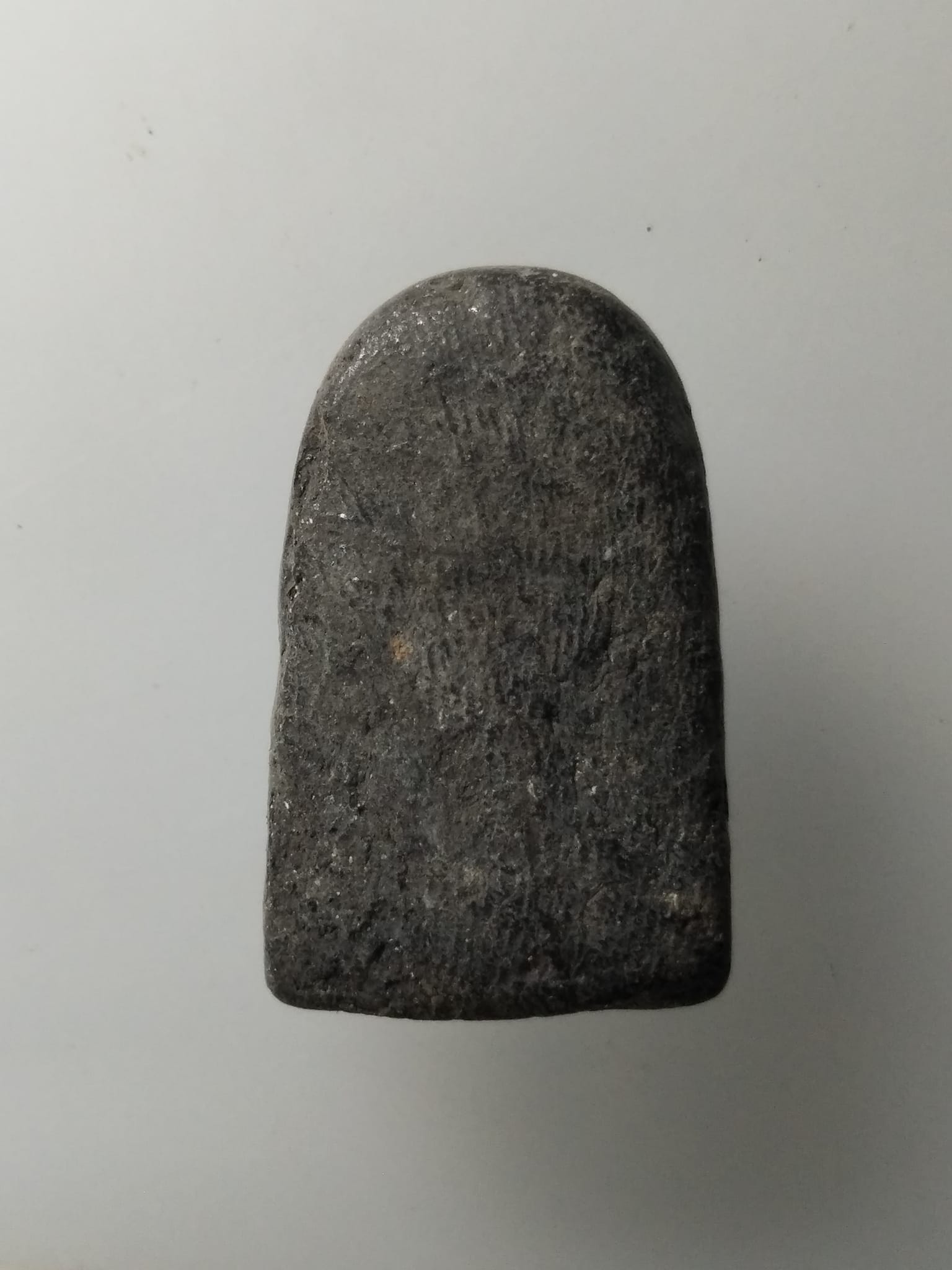 G996 หลวงปู่ทวดเนื้อผงใบลาน มีแร่วาวทั่วองค์ ไมทราบที่