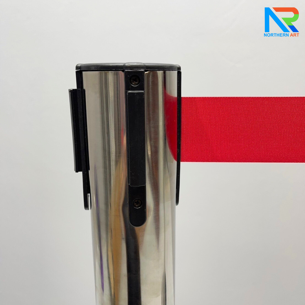 เสากั้นบริเขต สแตนเลส พร้อมสายผ้าดึงกลับอัตโนมัติ สีแดง ( ราคาต่อเสา )