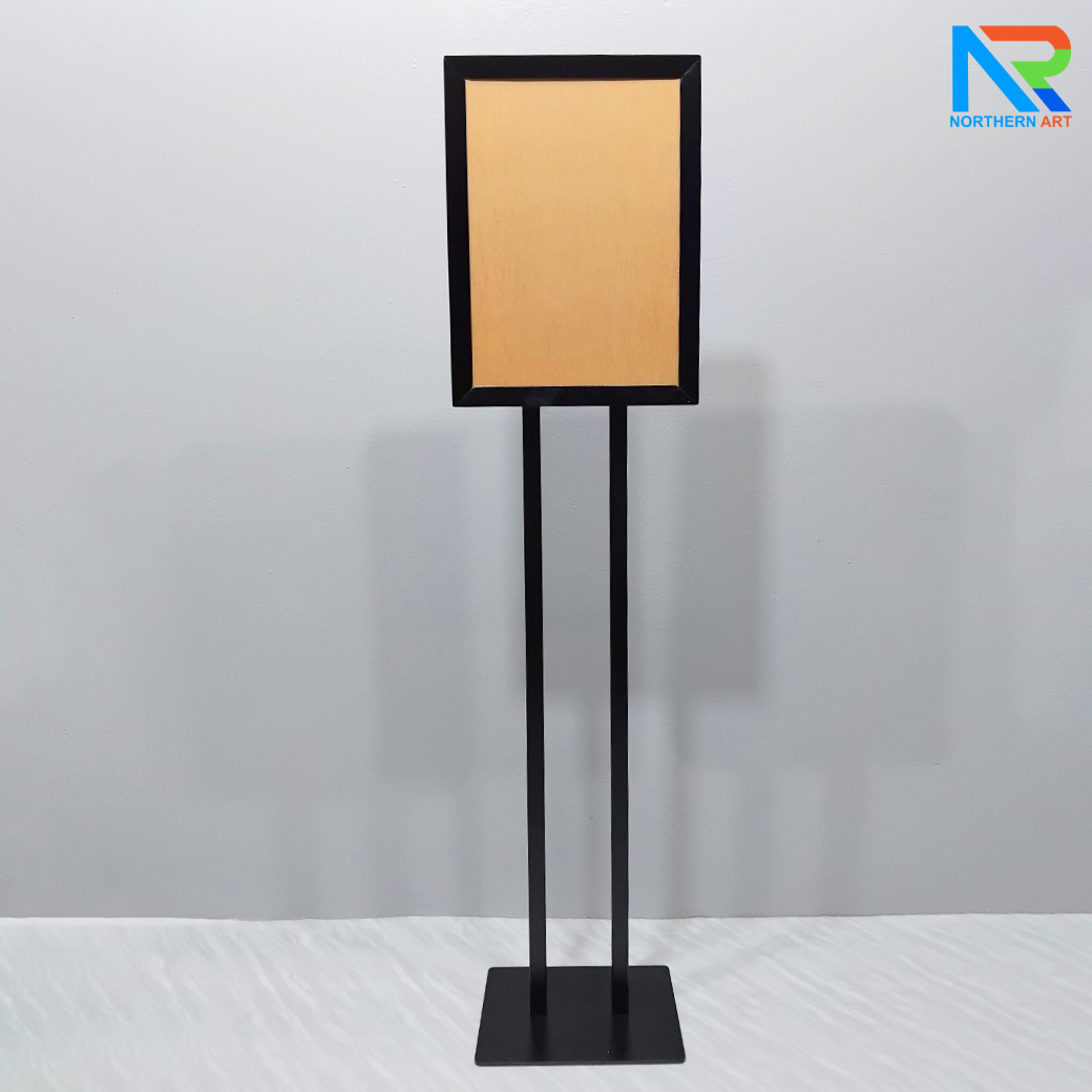 โปสเตอร์สแตนด์เหล็ก A3 สีดำ เสาคู่ ฐานเหลี่ยม ขนาด (W)35 x (L)47 x (H)145 cm. พร้อมแผ่นอะคริลิคใส 2 มม.2แผ่น สอดงานพิมพ์ด้านบน