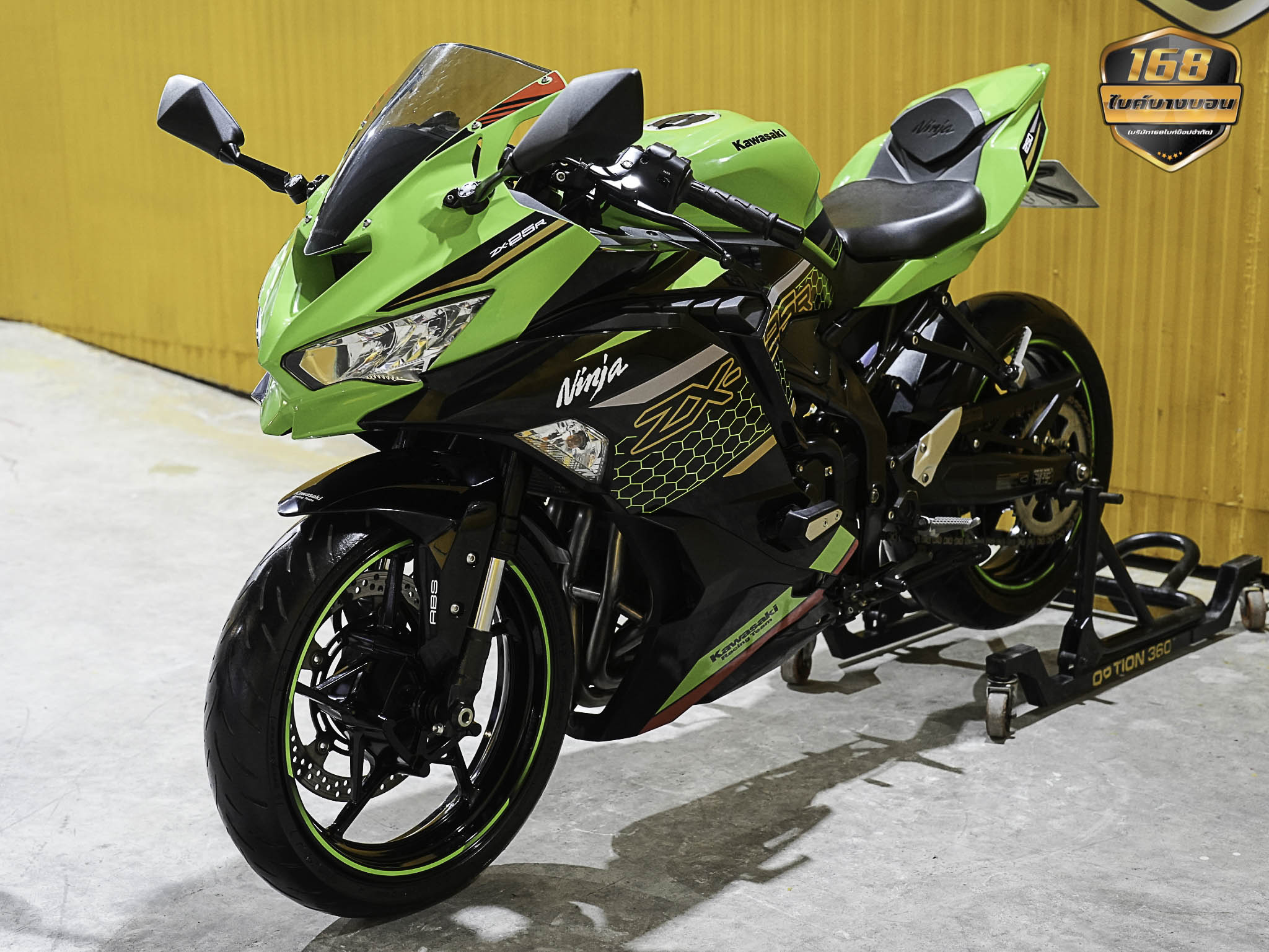 KAWASAKI Ninja ZX-25R ปี 2021 ฟรีดาวน์ออกรถใช้เงิน 0 บาท