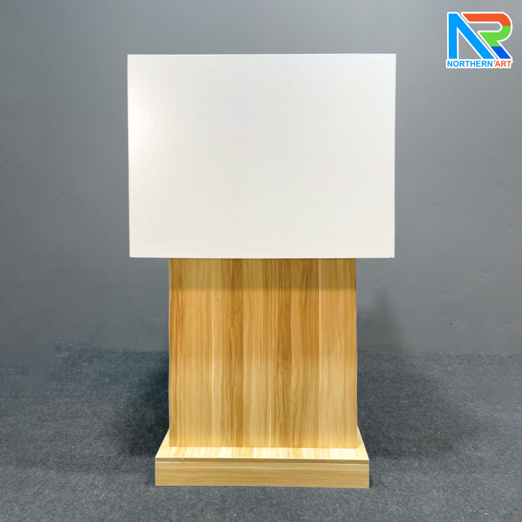 โพเดียมไม้MDF ทูโทน สีขาว และสีสักลายไม้ ขนาด (W)73 x (L)54 x (H)117 cm. พร้อมชั้นวาง