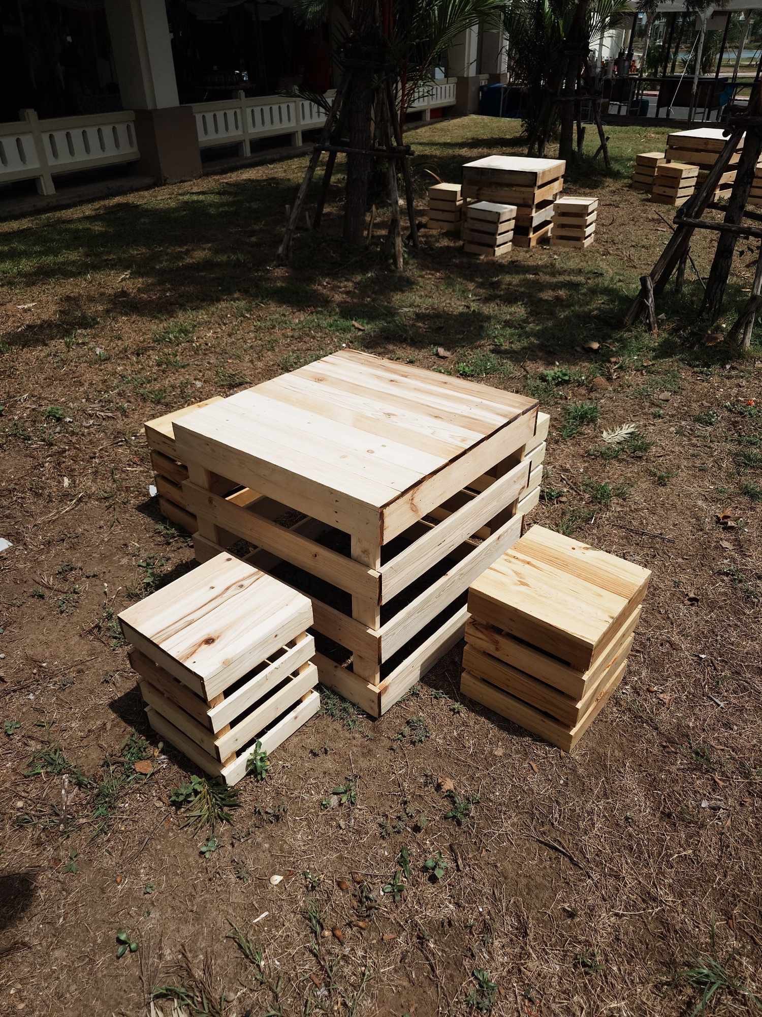 ชุดโต๊ะลังไม้