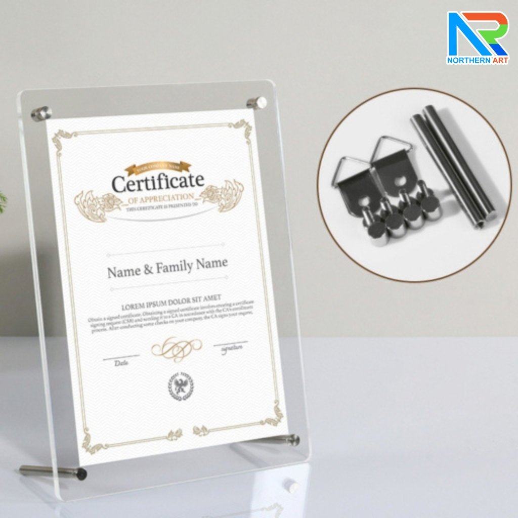 ป้ายตั้งโต๊ะ อะคริลิค (สั่งผลิตตามขนาดที่ต้องการ ) วัสดุอะคริลิคใสหนา 3 มม. 2 แผ่นประกบกัน พร้อมหมุดยึดและที่แขวน สามารถตั้งได้ทั้งแนวนอนและแนวตั้ง