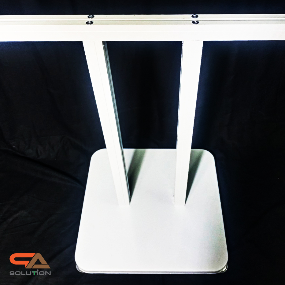 โปสเตอร์สแตนด์ อะลูมิเนียม สีขาว เสาคู่ ขนาด (W)60 x (L)44 x (H)153 cm. ฐานเหล็กสี่เหลี่ยม โชว์งานพิมพ์ 2 ด้าน ถอดประกอบได้