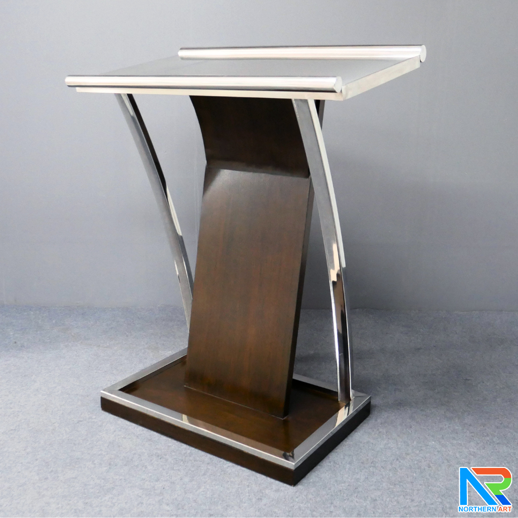 โพเดียมไม้ยืนคู่ Top หุ้มสแตนเลส สีโอ๊คน้ำตาล ขนาด (W) 90x (L) 59 x (H) 120 cm. พร้อมตกแต่งเสาโค้งสแตนเลสเกรด304