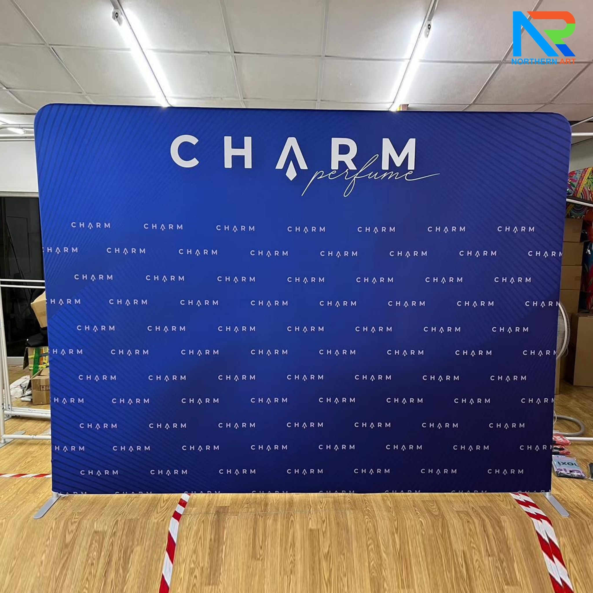 แบคดรอปผ้า (Fabric Backdrop) รุ่นตรง Savvy ขนาด (H)180 x (W)120-1000 cm. โครงอะลูมิเนียม ถอดประกอบได้ แถมฟรี! กระเป๋าใส่อุปกรณ์ 1 ใบ