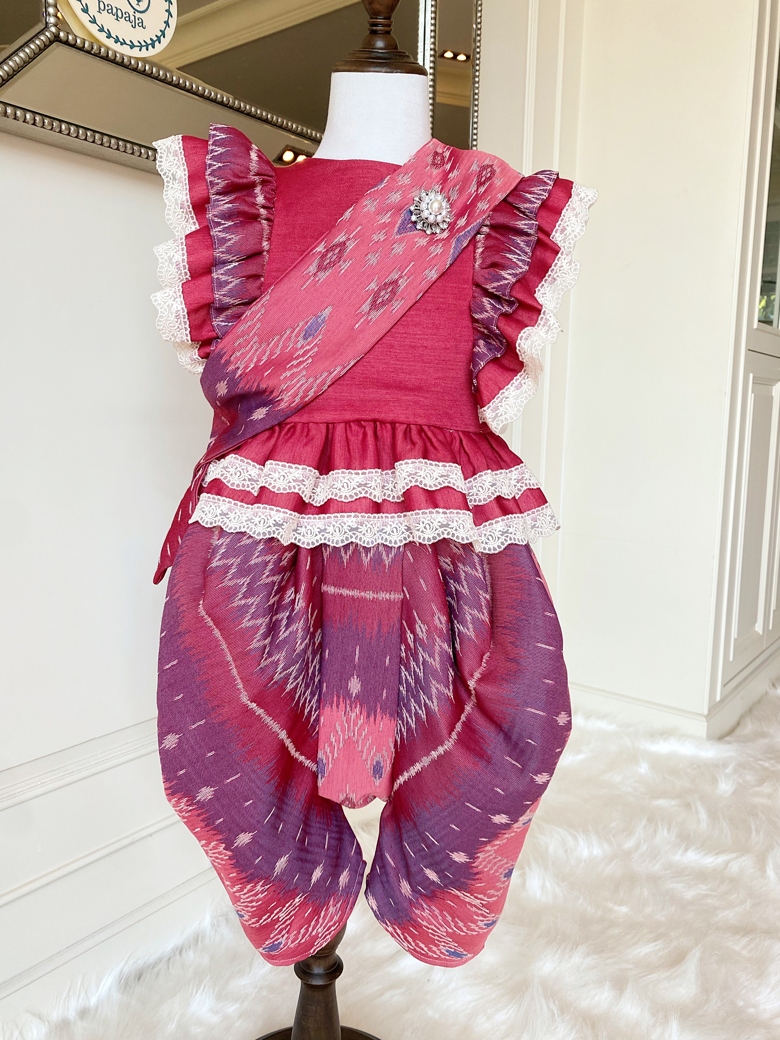 (เซต 4 ชิ้น) ชุดไทยแบรนด์ Chabafah รุ่น "ศิรินภา" สีแดง