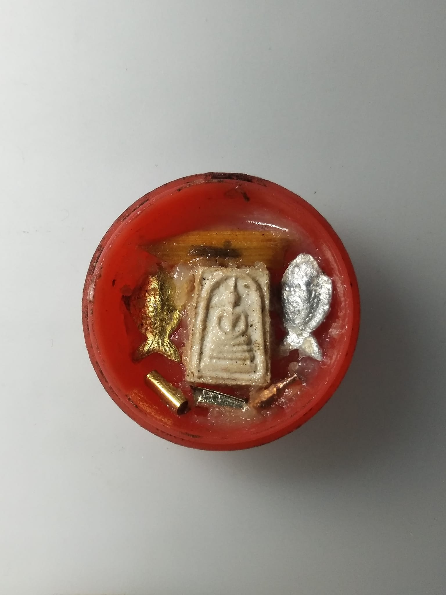 G603 สีผึ้ง