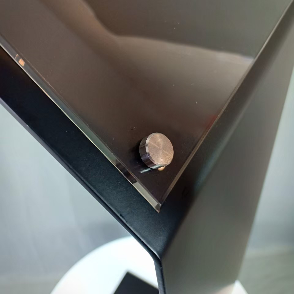 โปสเตอร์สแตนด์ตั้งพื้น รุ่นโชว์รูมรถ-หมุด ขนาด A4 สีดำ พร้อมแผ่นอะคริลิคใสติดหมุด เปลี่ยนงานพิมพ์ได้ง่าย