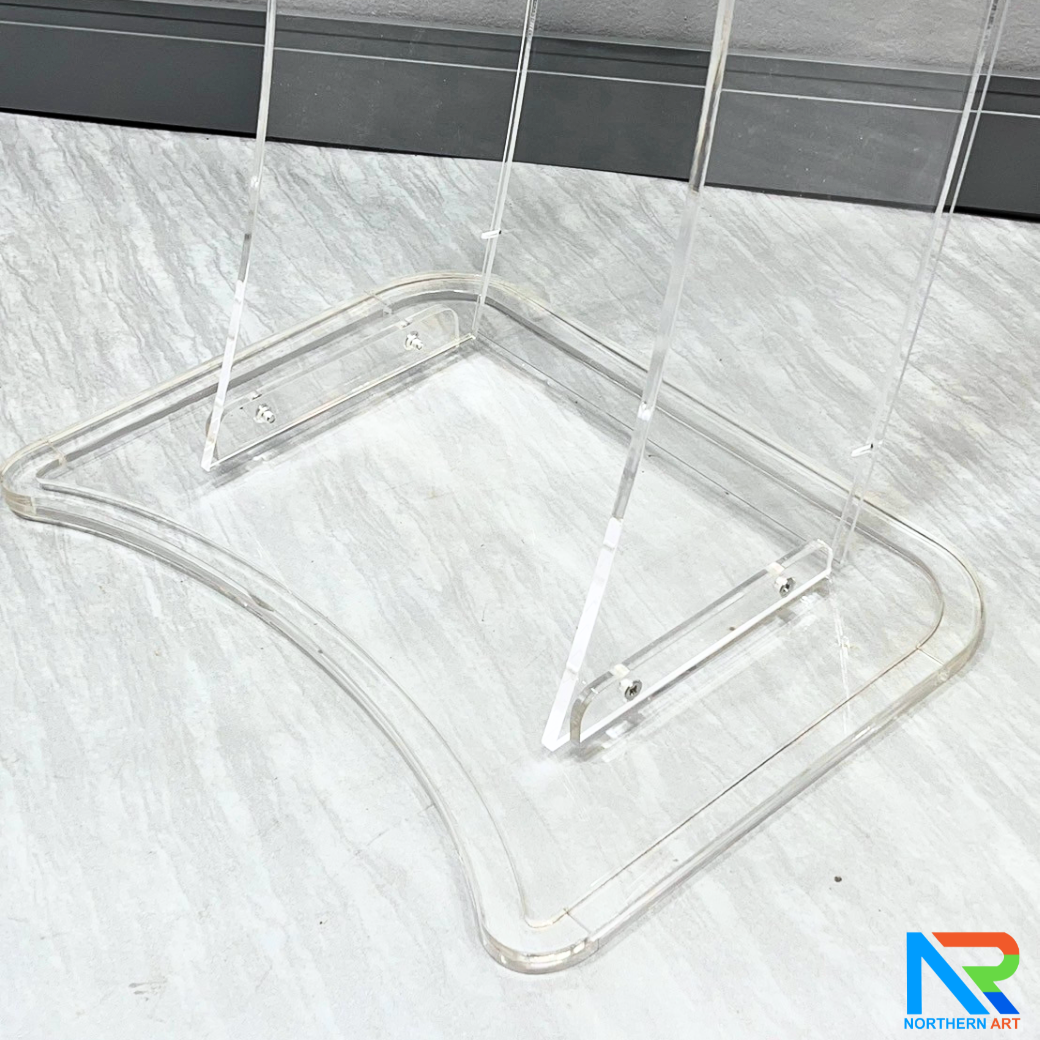 โพเดียม อะคริลิคใส ขนาด(W)60 x (L)45 x (H)108 cm. TOP เอียงพร้อมกันตก 4 ด้าน วัสดุอะคริลิคใส หนา 10 มม.