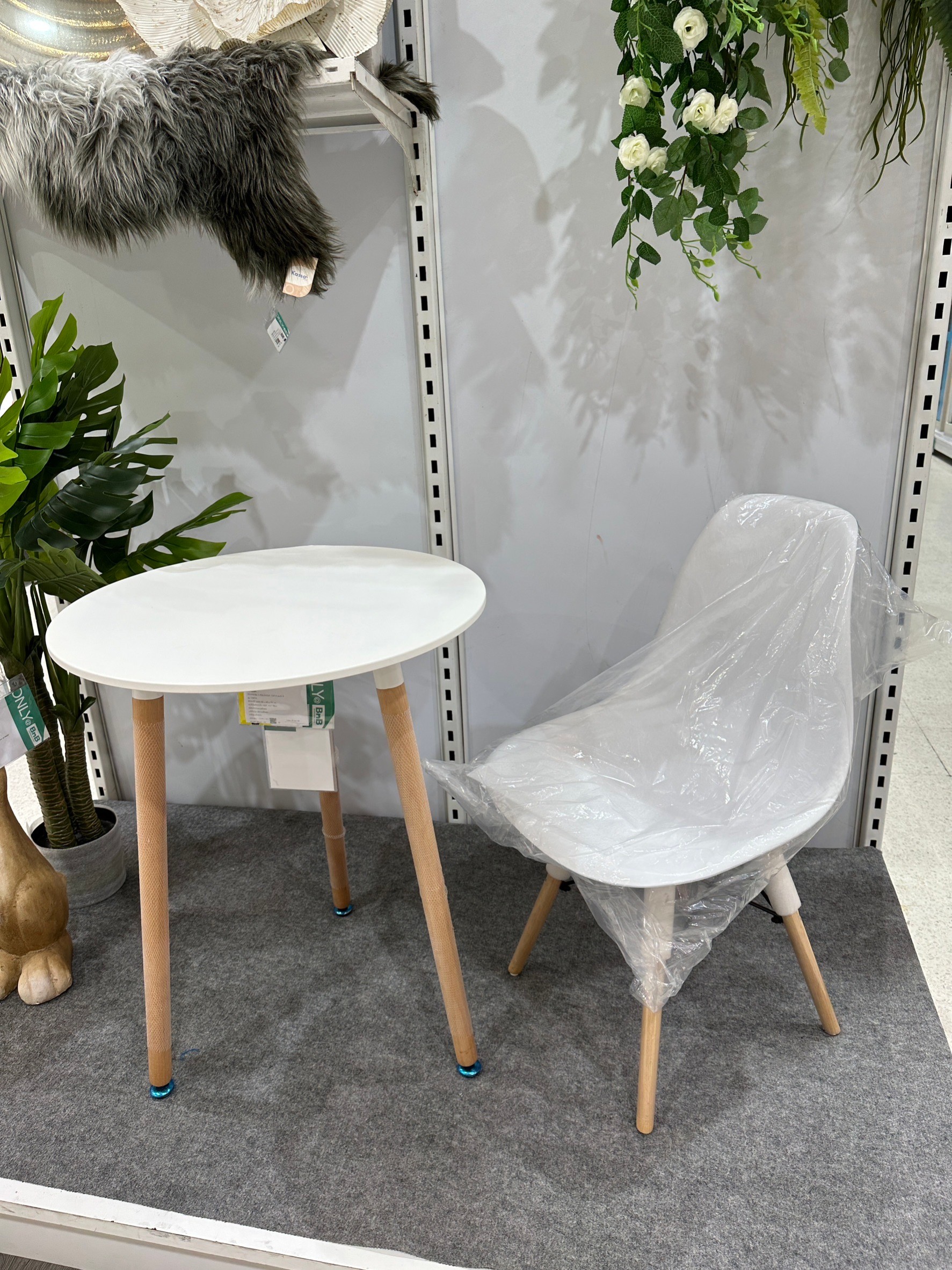 ชุดโต๊ะปิดการขาย / โต๊ะเจรจา