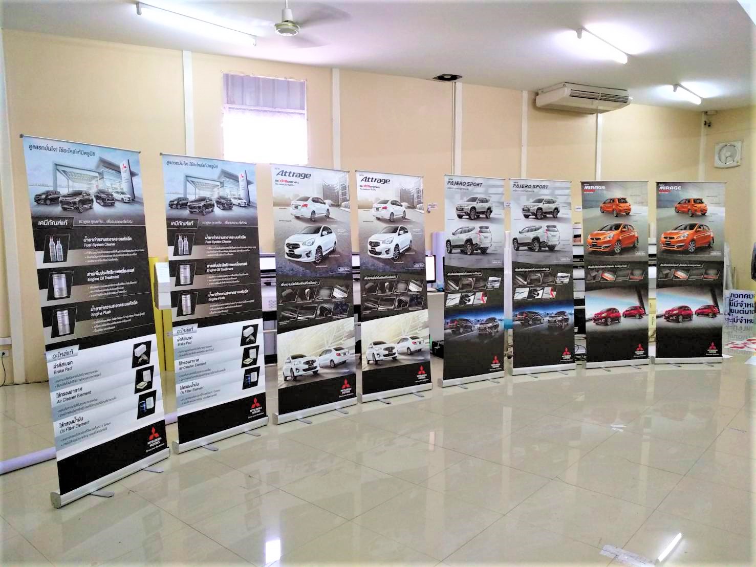 ROLL UP GRADE A โรลอัพ ขนาด 80x200 ซม. โครงสร้างอะลูมิเนียมอย่างดี แข็งแรง ทนทาน ม้วนเก็บได้ พกพาสะดวก