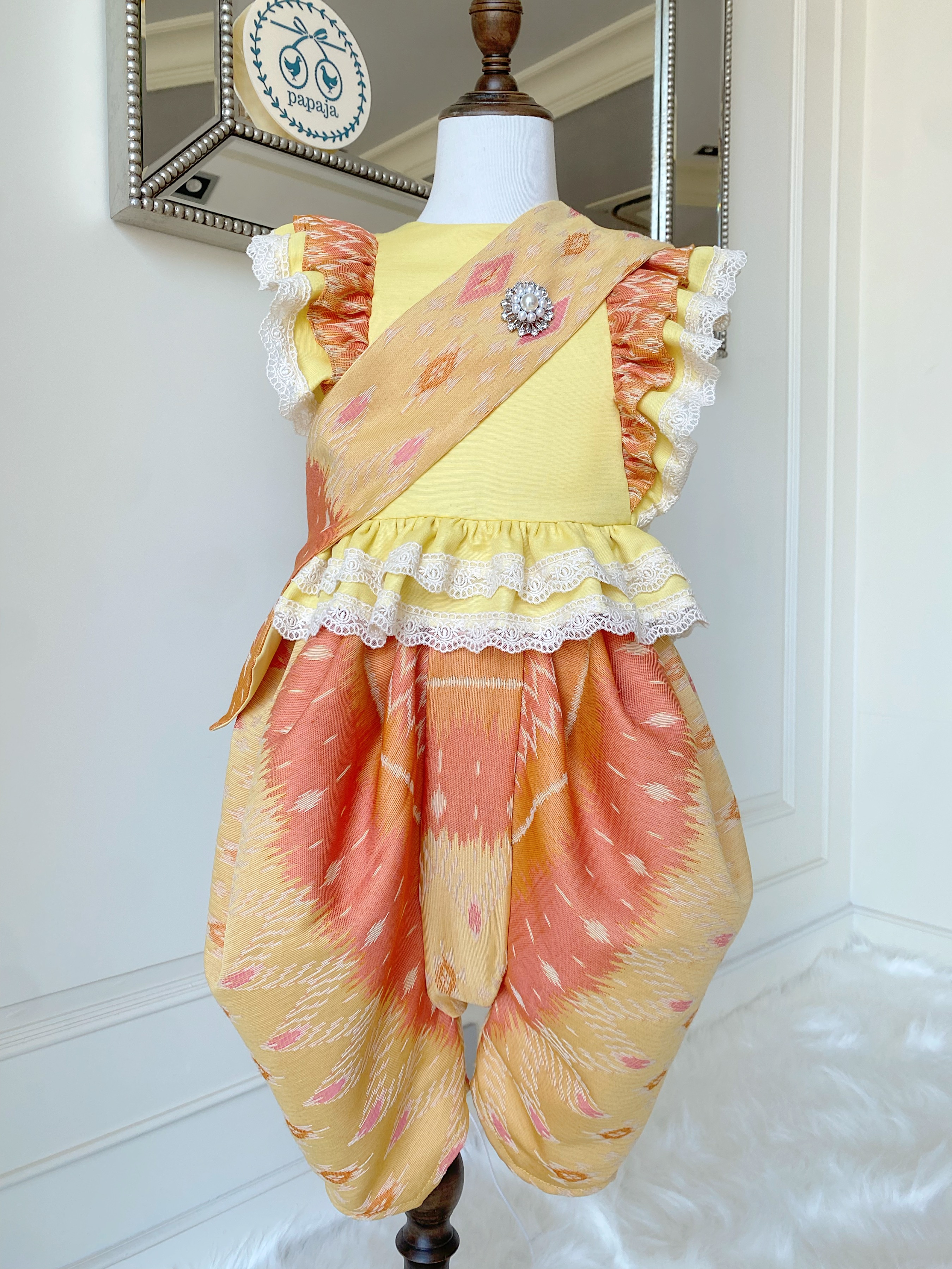 (เซต 4 ชิ้น) ชุดไทยแบรนด์ Chabafah รุ่น ศิรินภา สีเหลือง