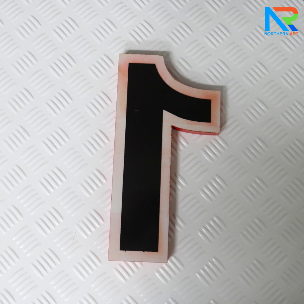 แท่นยืนรับรางวัล 1-2-3 ขนาด (W)210 x (D)50 x (H)50 cm. โครงเหล็ก ทำสีขาว พร้อมตัวเลข 1-2-3 (สั่งทำสีตามความต้องการได้)