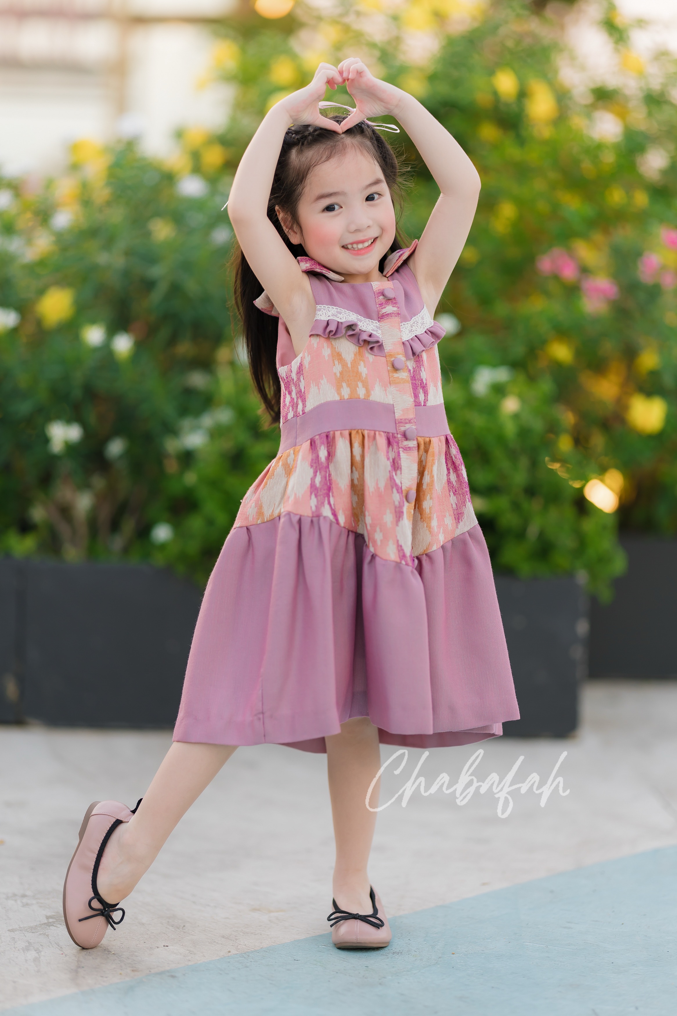 เดรสแขนกุดผ้าไทย แบรนด์ Chabafah สีม่วงตุ่น