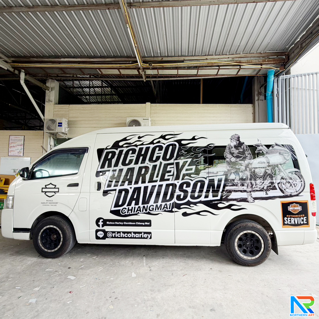 สติ๊กเกอร์ติดรถตู้ ไม่ทิ้งคราบกาว สั่งผลิตและติดตั้งตามแบบที่ต้องการ ติดได้ กรุงเทพ และ เชียงใหม่