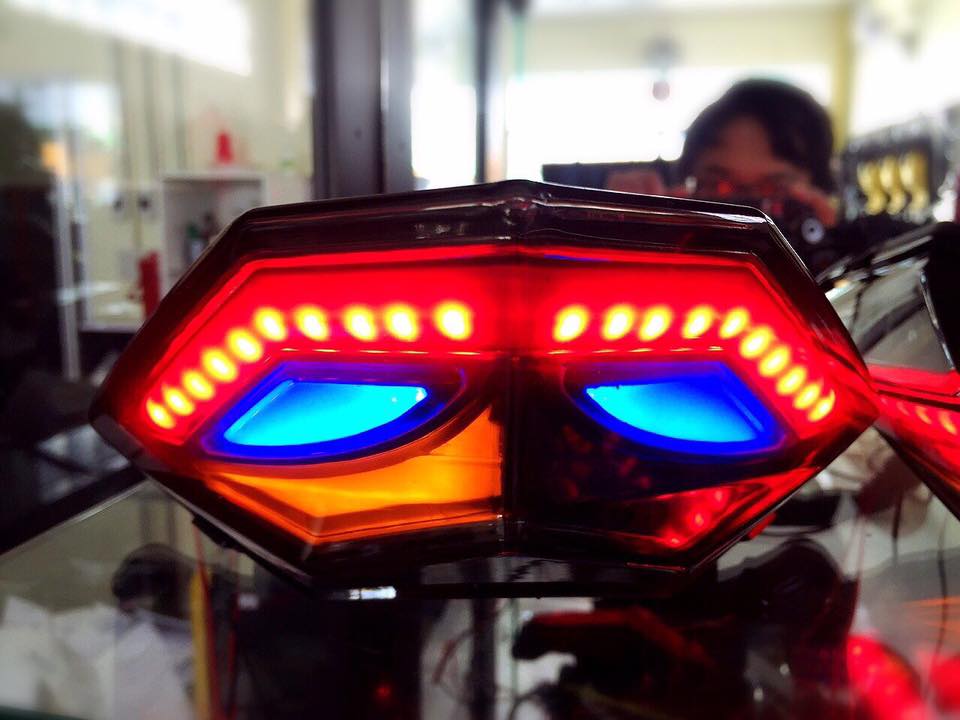 ไฟท้าย Z250-300 ,NINJA250-300 (สีน้ำเงิน)