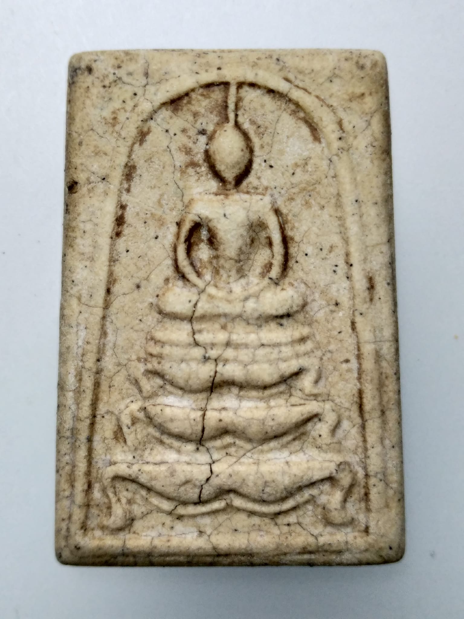 F021 พระสมเด็จขาสิงห์สามชั้น เนื้อผงน้ำมัน หลวงพ่อกวย ปี2515