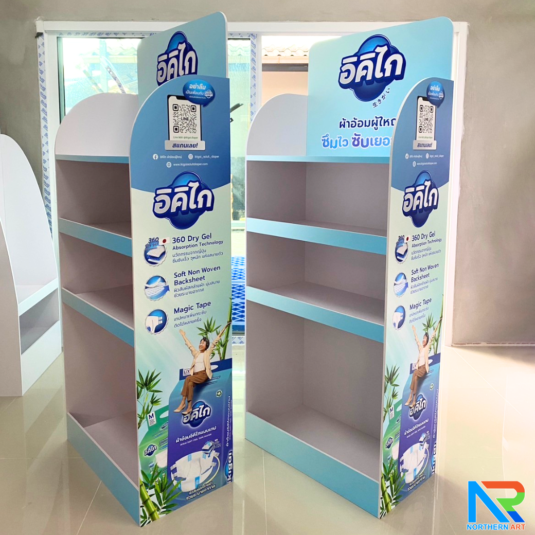 ชั้นวางสินค้าพลาสวูด 4 ชั้น ขนาด (W)65 x (D)37 x (H)167 cm. พร้อมงานพิมพ์ พลาสวูดหนา 5 มม. สั่งผลิตตามแบบ