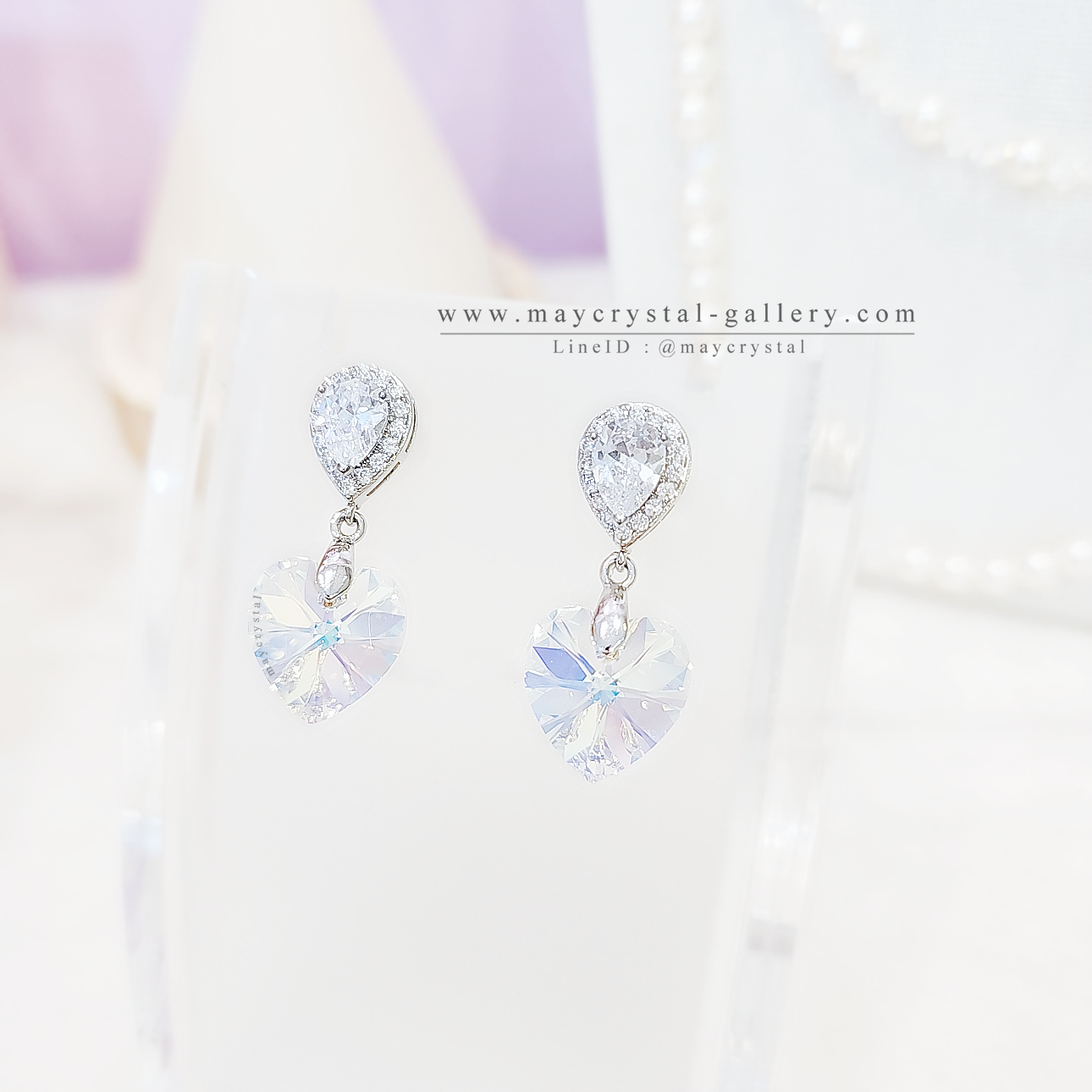 ต่างหูคริสตัล จากประเทศออสเตรีย (Embellished with Crystals from Austria)