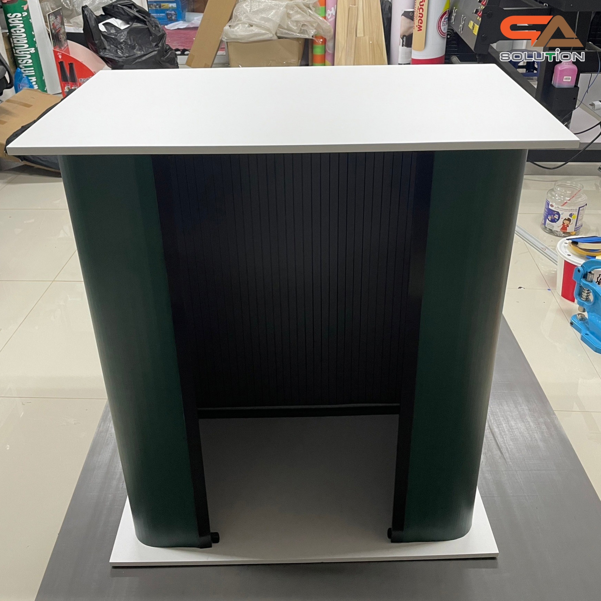 เคาน์เตอร์ออกบูธ ทรงเหลี่ยม ขนาด(W)80 X (D)40X (H)93.7 cm. ถอดประกอบได้ เคลื่อนย้ายสะดวก พร้อมกระเป๋า 1 ใบ