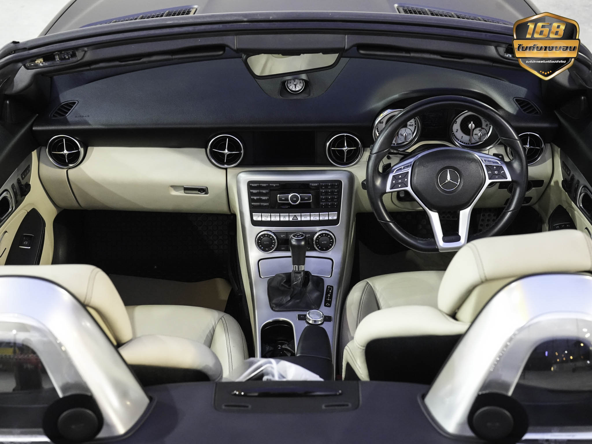 Mercedes-Benz SLK200 Kompressor (R172) จดปี 2015 ดาวห์เริ่มต้นที่ 49,000 บ.