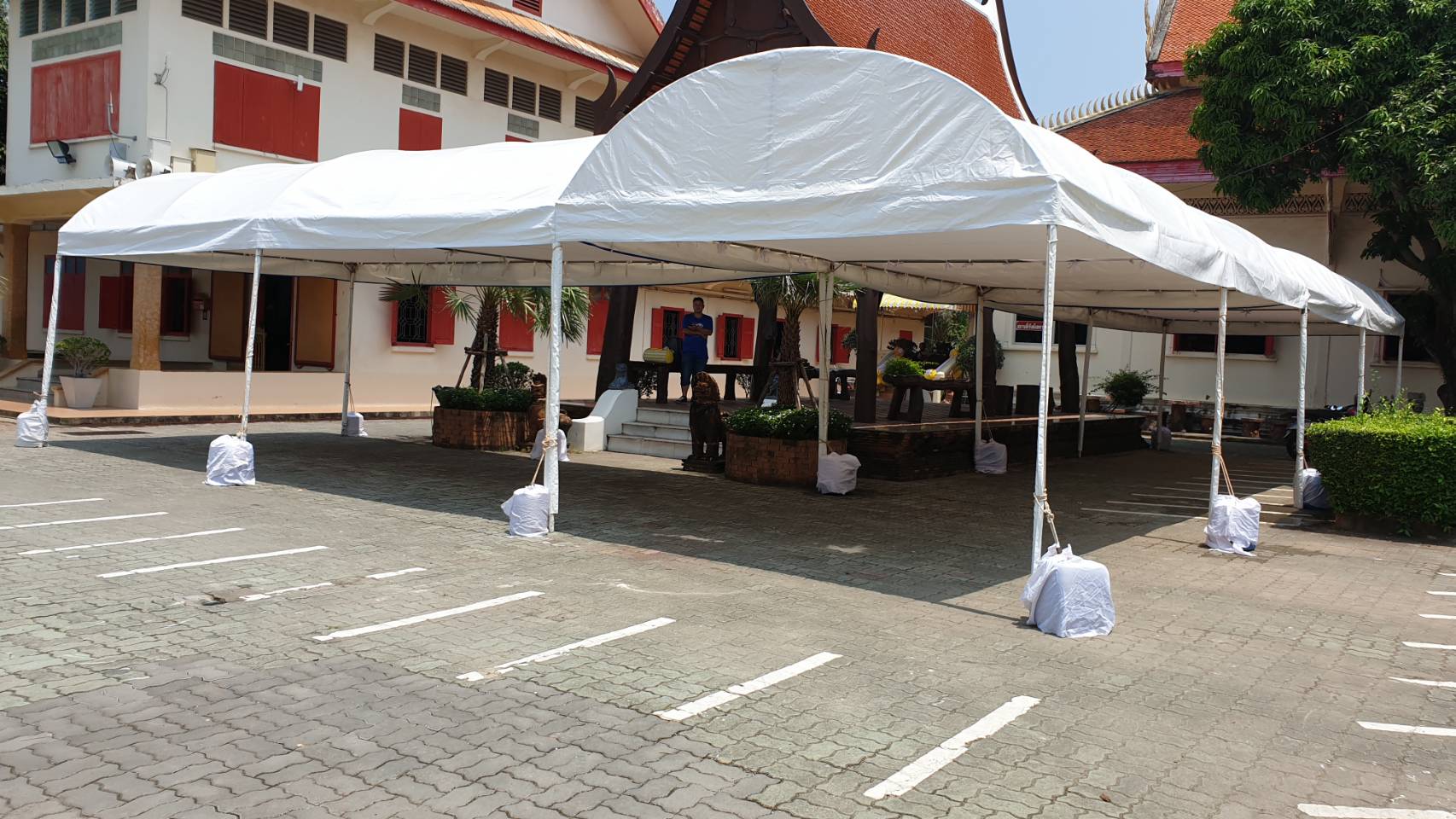 เต็นท์เช่าขนาดกว้าง4ยาว8เมตร(4x8) ทรงโค้งสีขาวเหมาะสำหรับงานจัดงานทุกประเภท