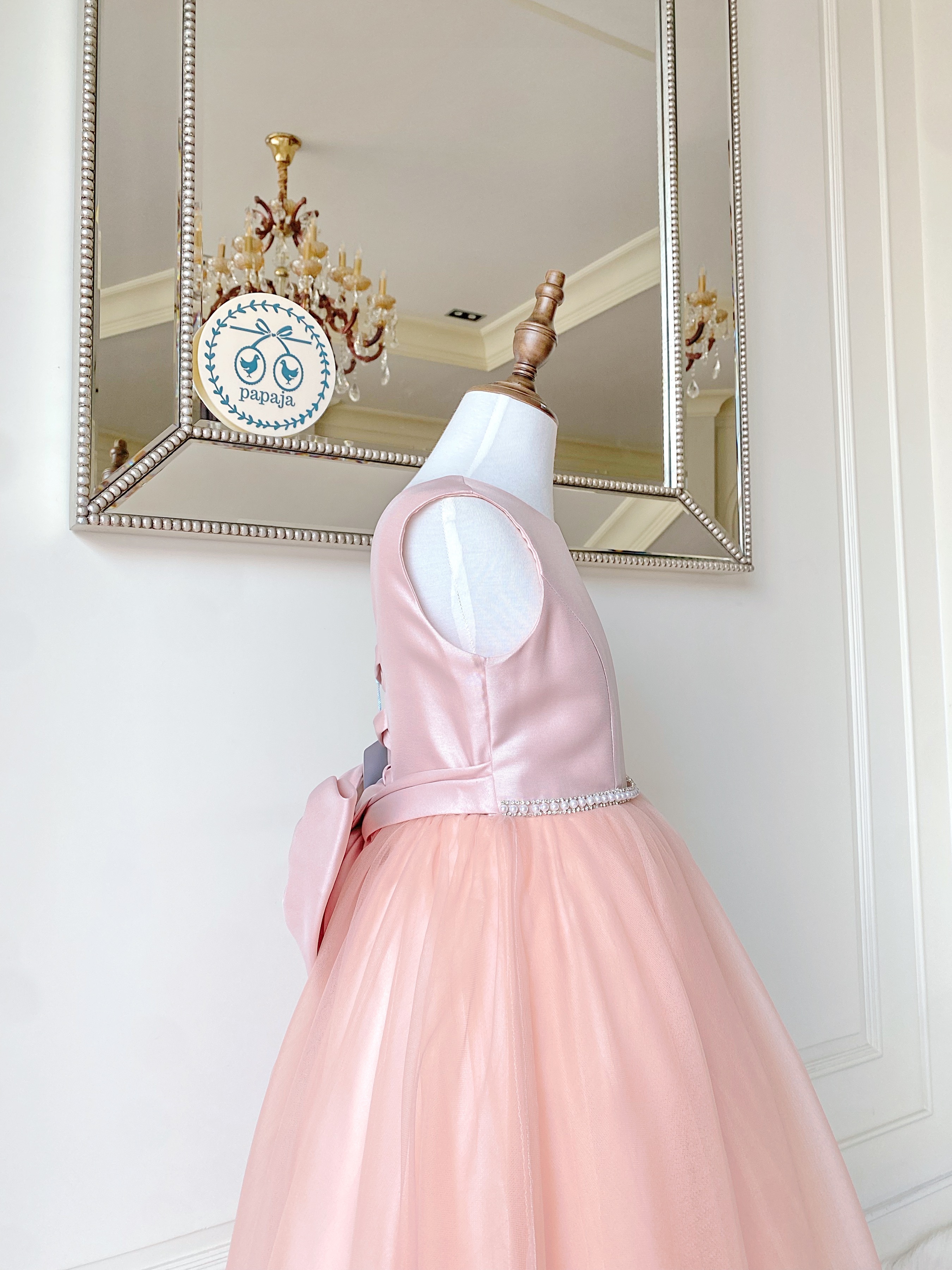 เดรสออกงานราตรียาวแขนกุด (งานไฮพรีเมี่ยม) สีชมพูหวานโทนพาสเทล ผ้า 2 Textures ช่วงบนผ้าดัสเชส ช่วงล่างผ้าแก้วเนื้อด้านสีชมพูพีช