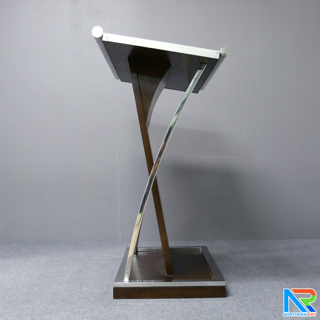 โพเดียมไม้ยืนคู่ Top หุ้มสแตนเลส สีโอ๊คน้ำตาล ขนาด (W) 90x (L) 59 x (H) 120 cm. พร้อมตกแต่งเสาโค้งสแตนเลสเกรด304