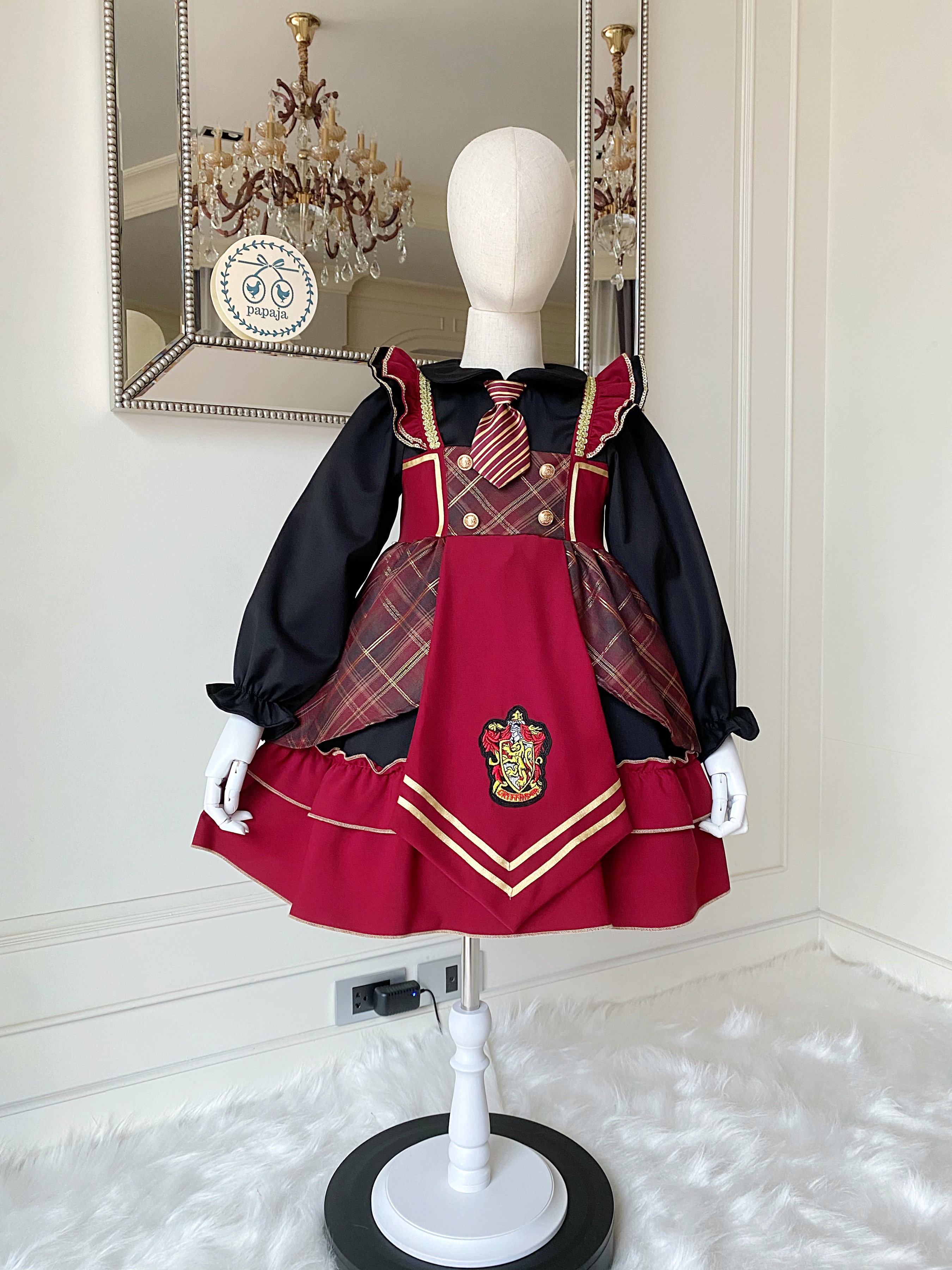 (HW) (เซต 3 ชิ้น) ชุดคอสเพลย์งานไฮพรีเมี่ยม แฮรี่พอตเตอร์ Harry Potter ครบเซต (ชุดเดรส+เสื้อคลุม+เครื่องประดับสีทอง)