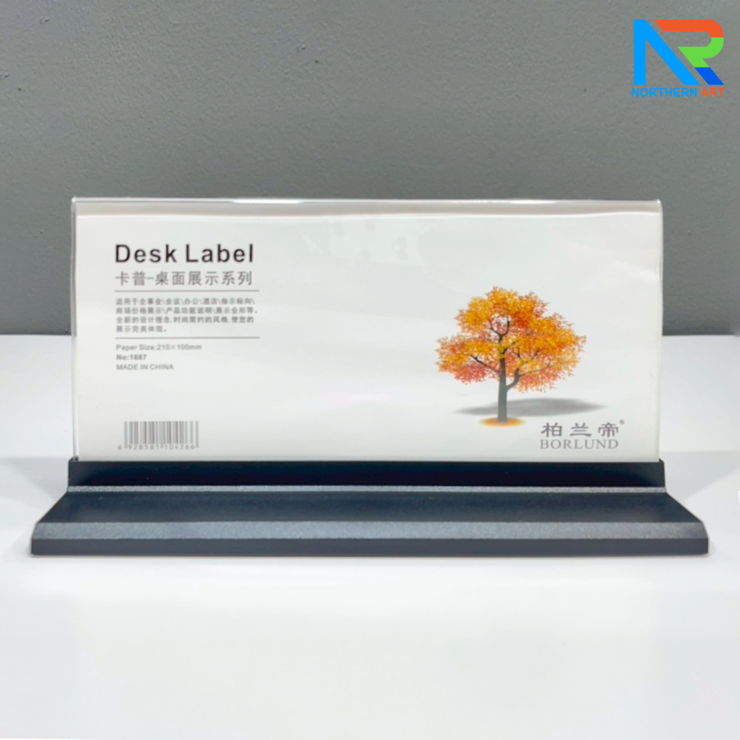 ป้ายชื่อตั้งโต๊ะ สีดำ ขนาด (W)21 x (D)7 x(H)11.5 โชว์งานพิมพ์ได้ 2 หน้า ถอดประกอบได้