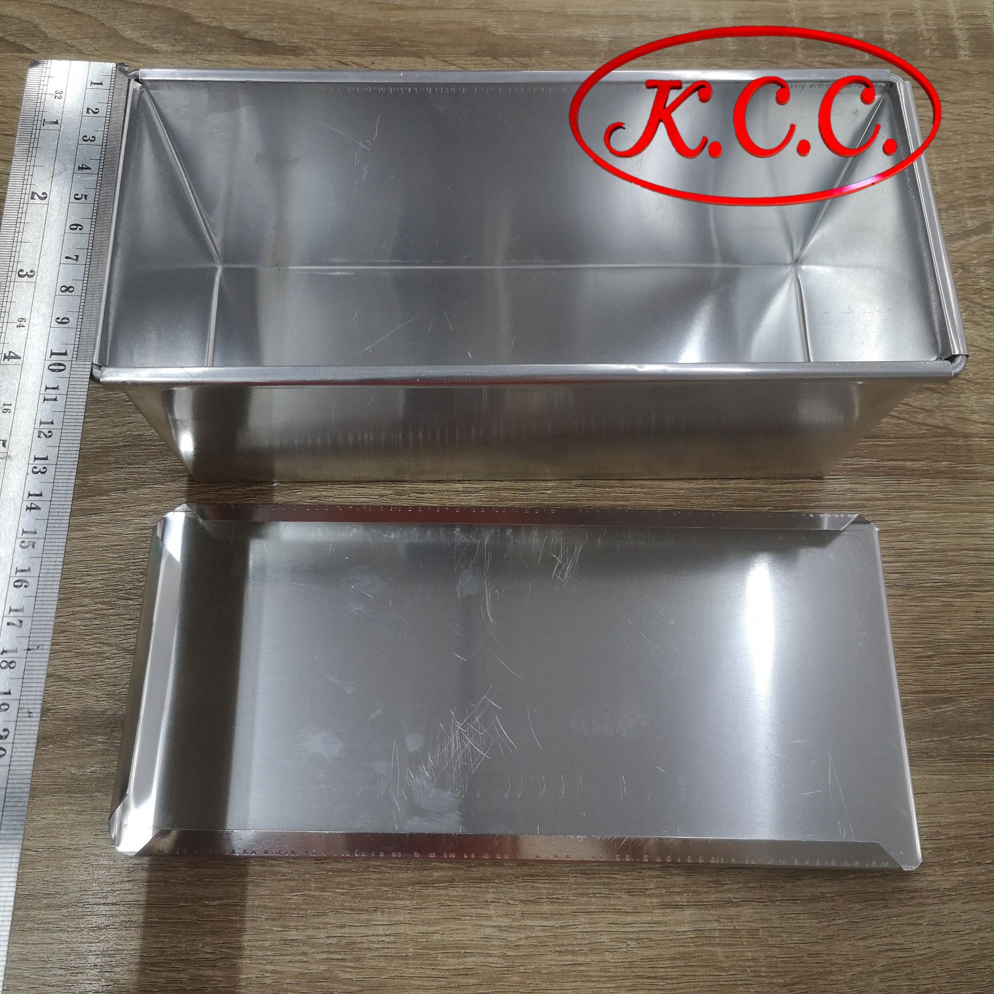 KCC พิมพ์ ขนมปัง พิมพ์ แซนวิช อลูมิเนียม + ฝา ขนาด 9 นิ้ว