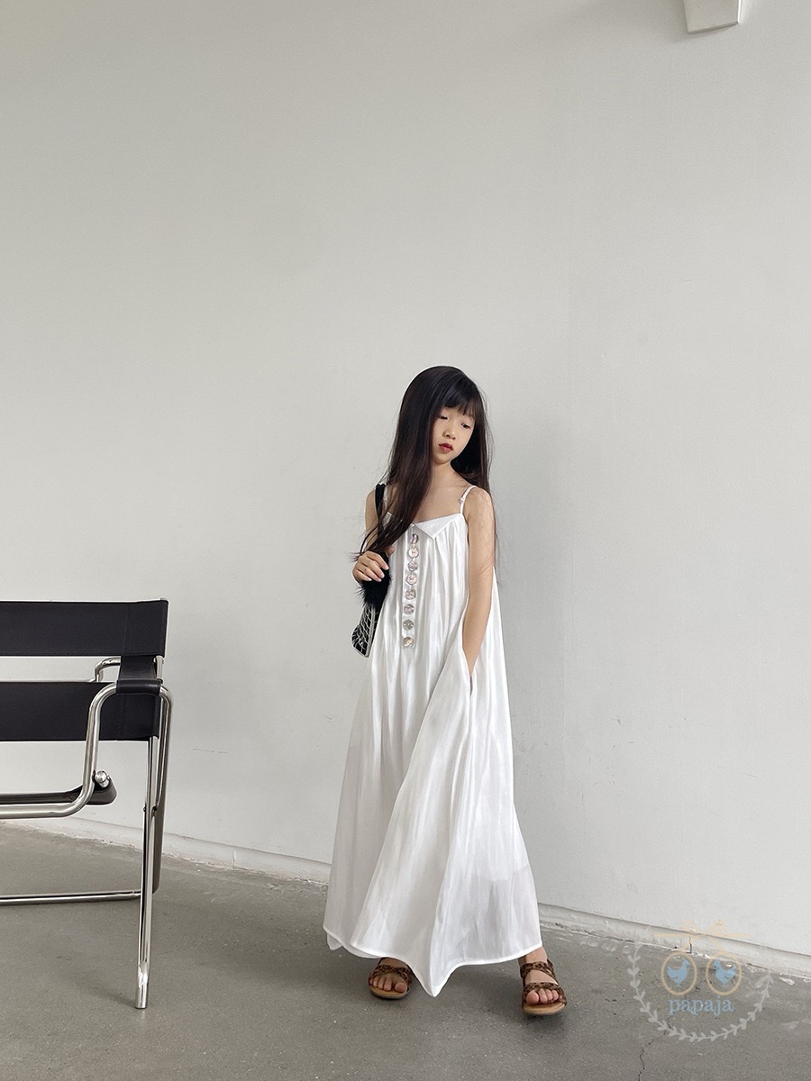 แม๊กซี่เดรสสายเดี่ยวสีขาวออฟไวท์ ดีเทลแต่งปกเชิ๊ต
