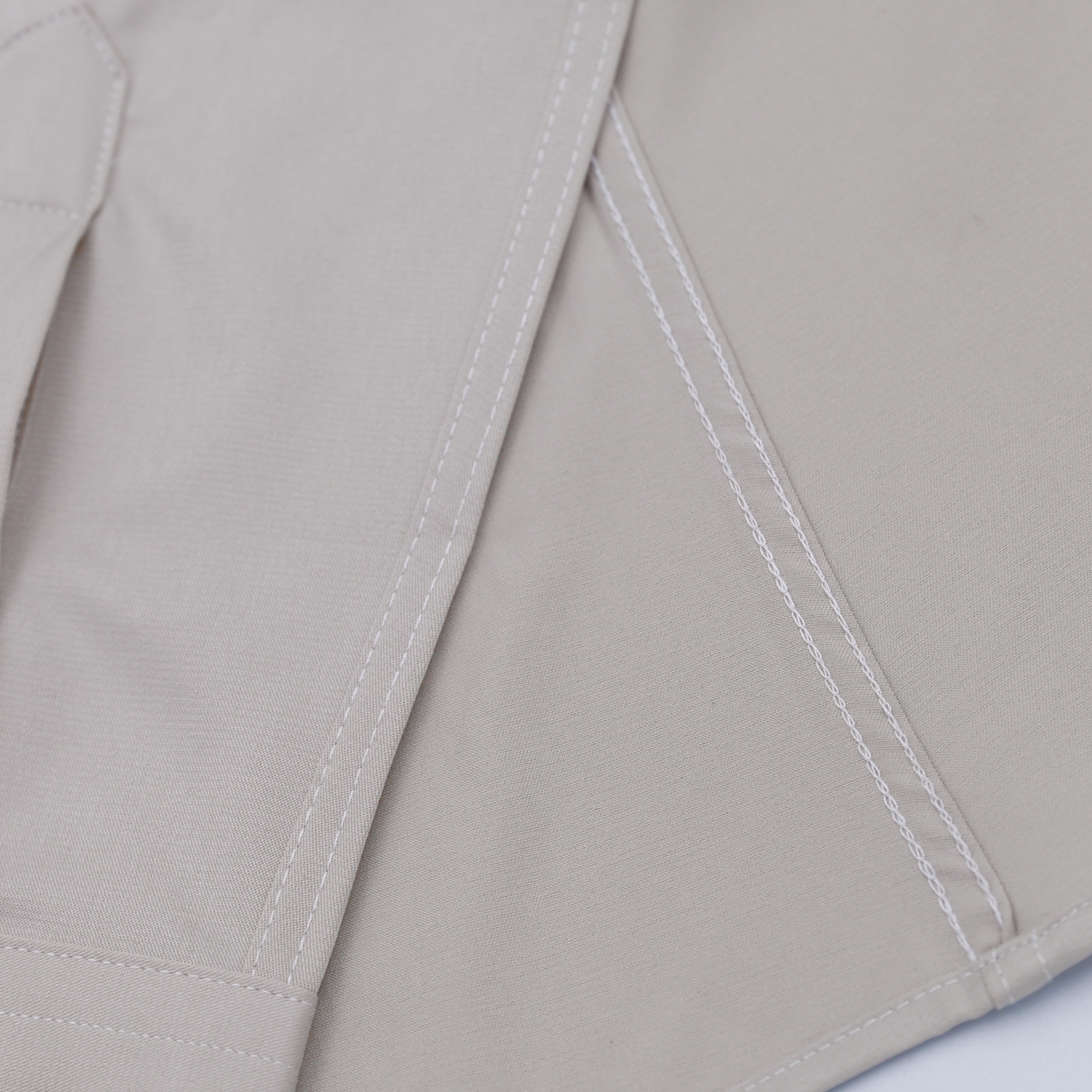 เสื้อเชิ้ตสีน้ำตาลอ่อน Light Brown Shirt (Standard Collar)