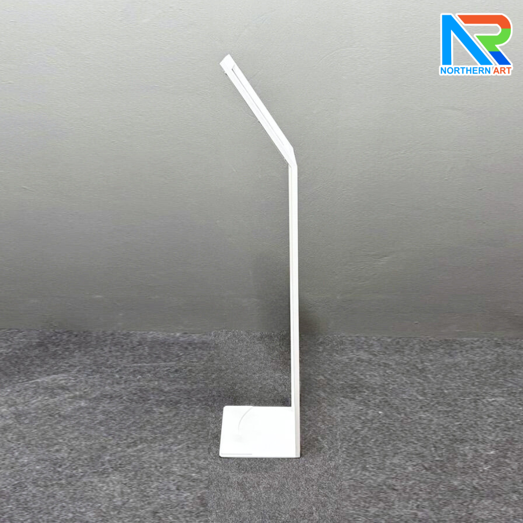 โปสเตอร์สแตนด์ตั้งพื้น รุ่นโชว์รูมรถ ขนาด A4 สอดงานพิมพ์ด้านบน วัสดุเหล็ก สีขาว มั่นคงแข็งแรง