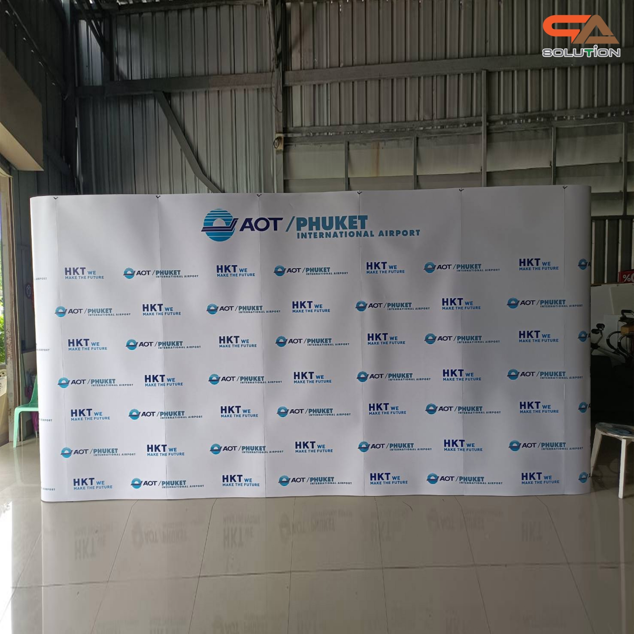 BACK DROP ฉากแบคดรอป รุ่นมน แบบตรง โครงอะลูมิเนียม ถอดประกอบได้ พร้อมงานพิมพ์ + โคมไฟ2ชุด พร้อมกระเป๋าล้อลาก 1 ใบ